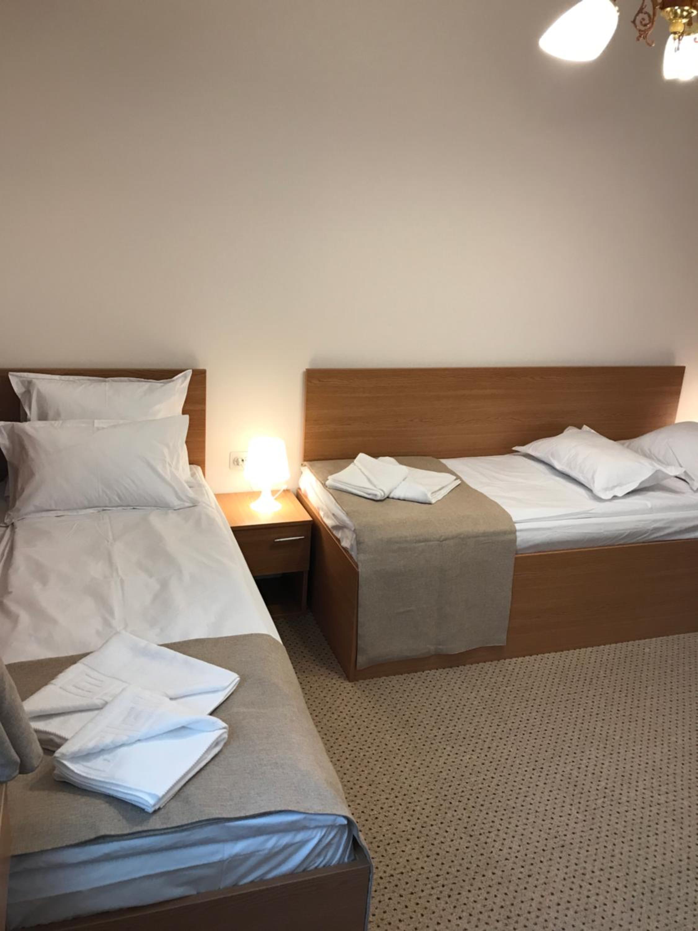Twin Room - Photo 2