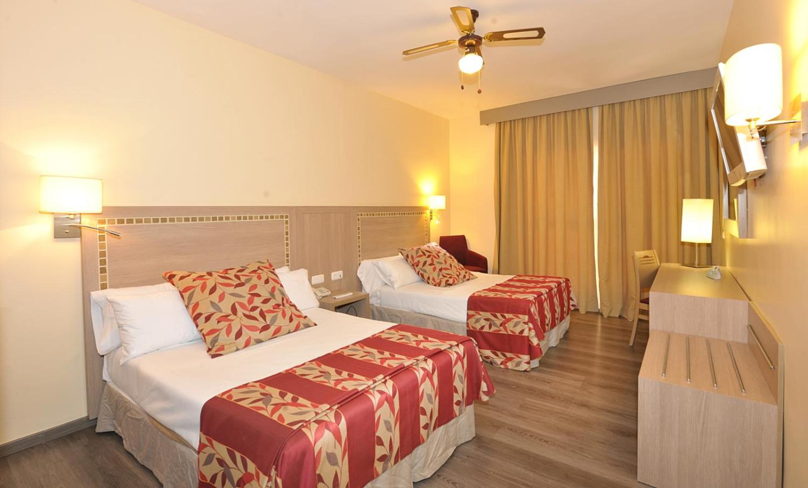 Superior Room with Balcony - Non-Smoking - Photo 8