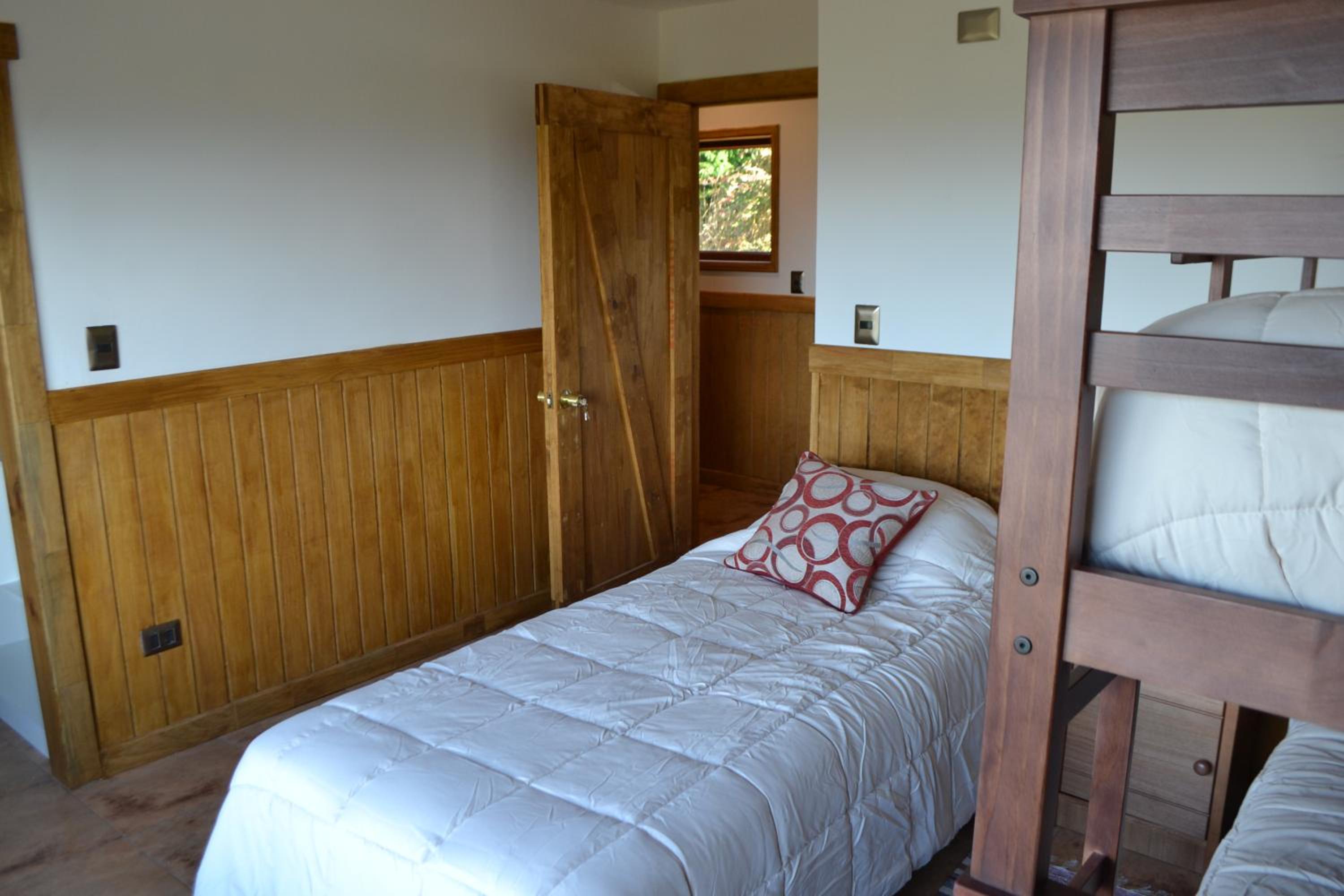 Three-Bedroom Bungalow photo 3