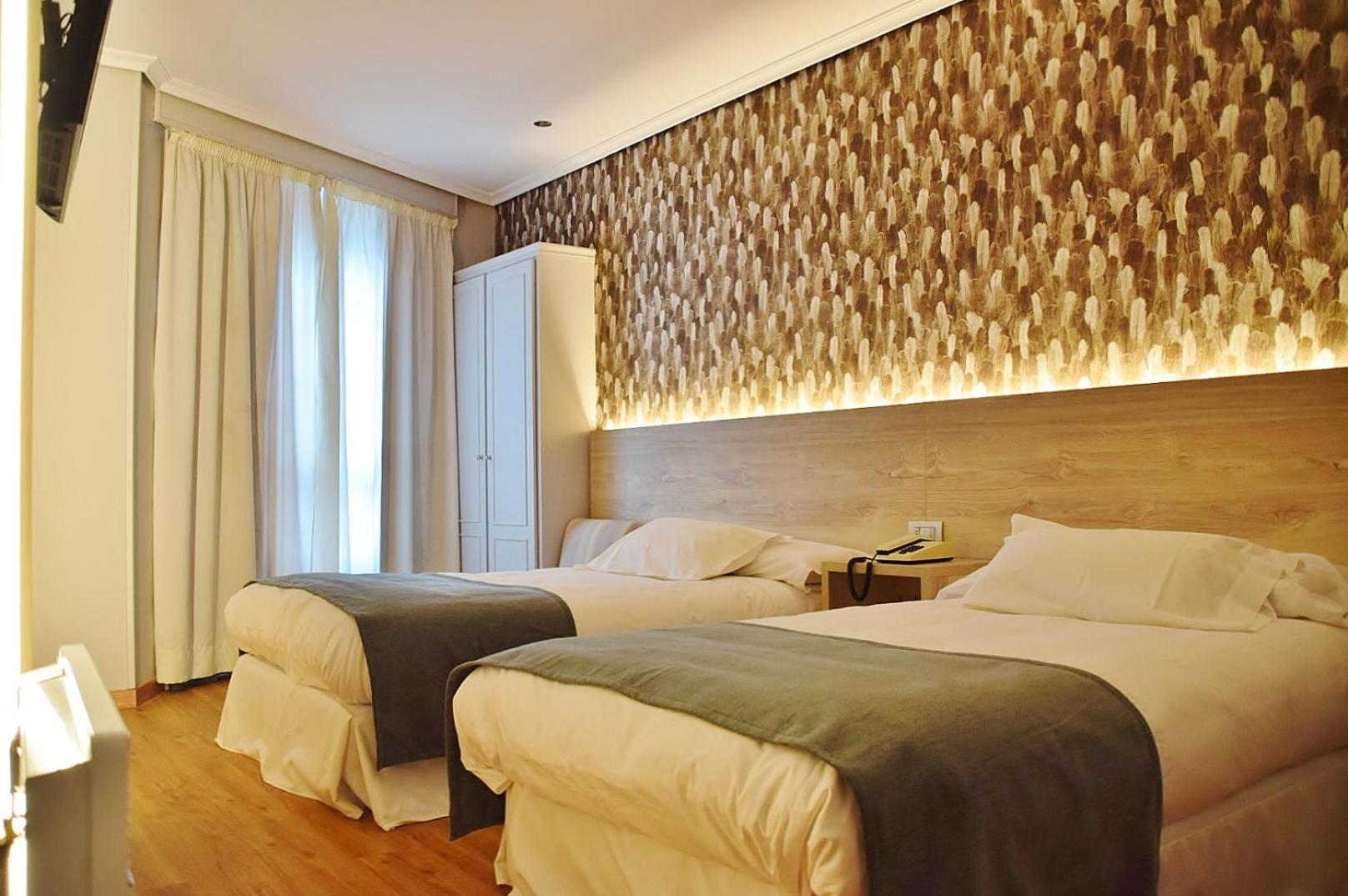 Twin Room - Photo 1