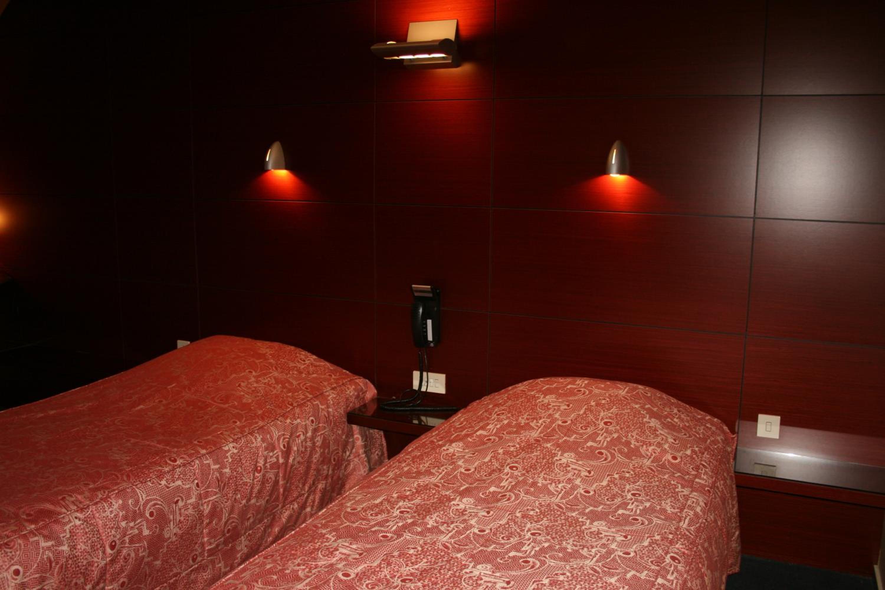 Standard Double or Twin Room - Photo 6