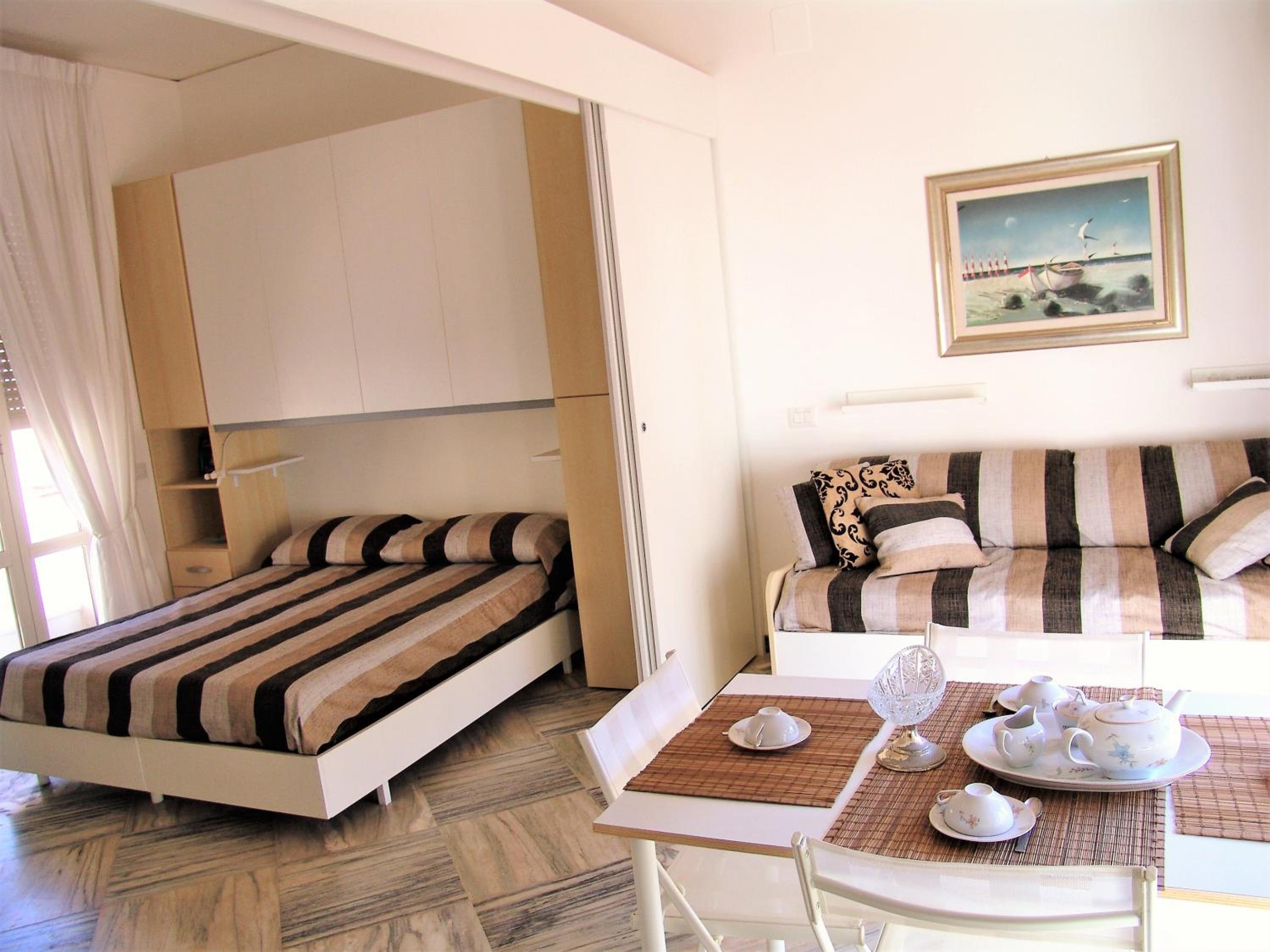 Quadruple Room with Private Bathroom photo 1
