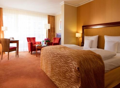 Grand Deluxe Double room with side sea view - Photo 1