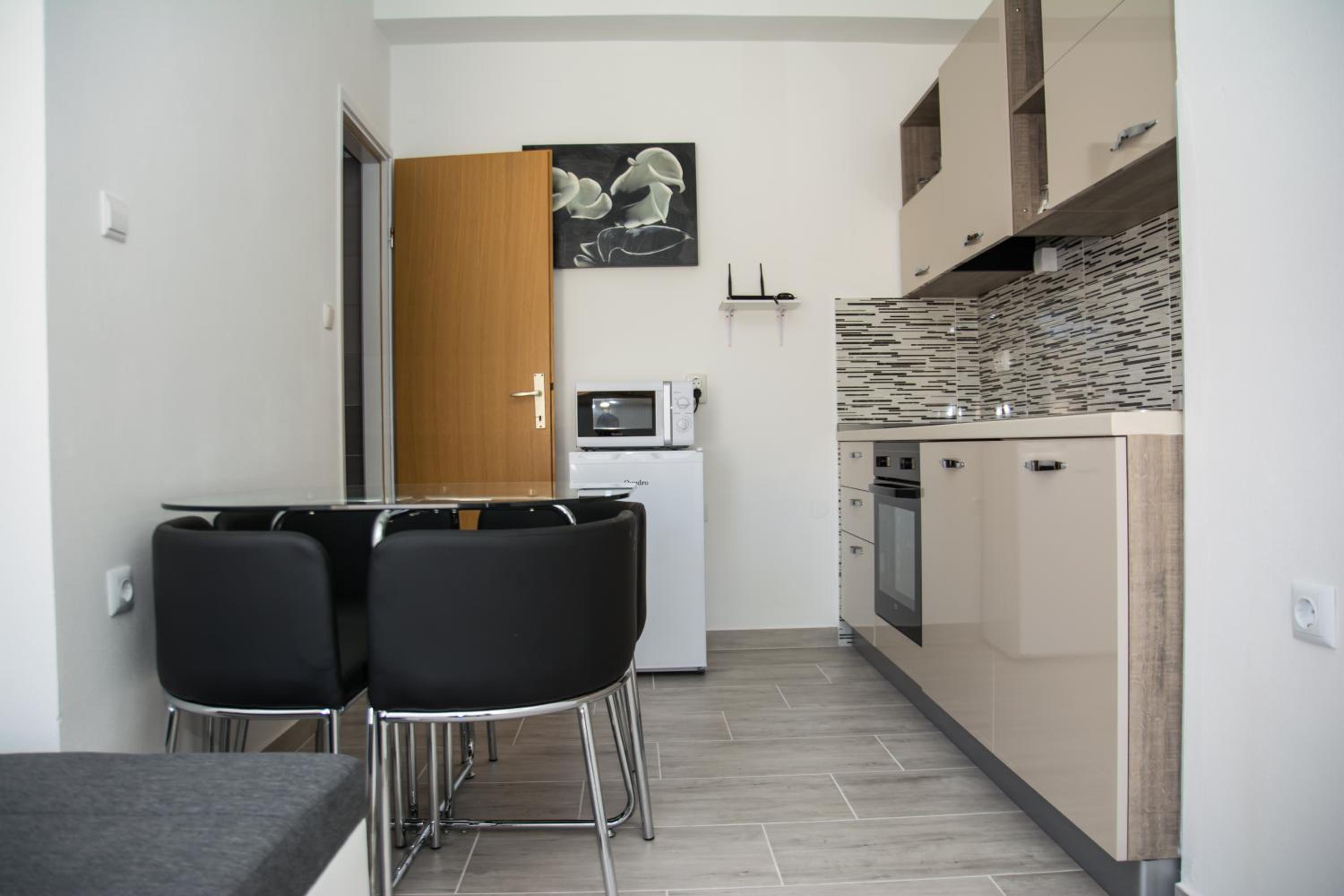 Apartment - Ground Floor - Photo 6