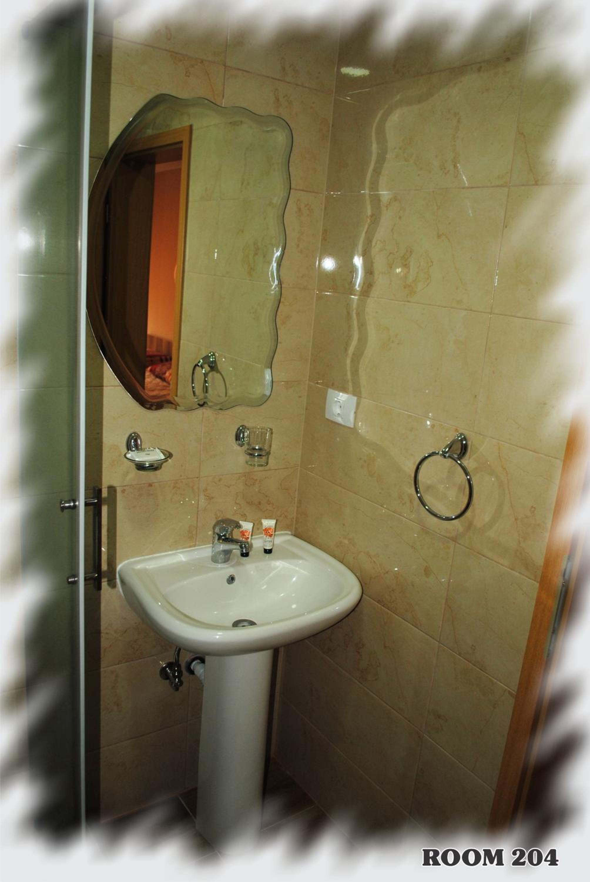 Double or Twin Room with Mountain View