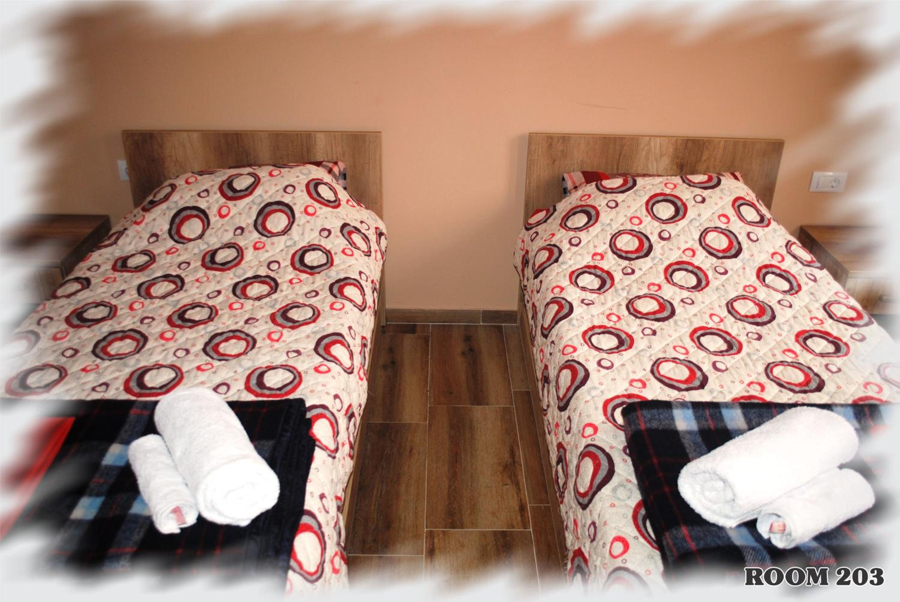 Double or Twin Room with Mountain View