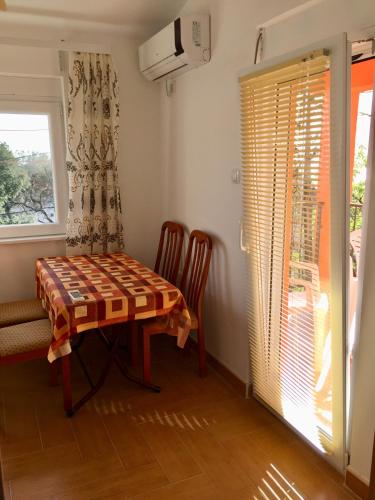 Three-Bedroom House photo 3