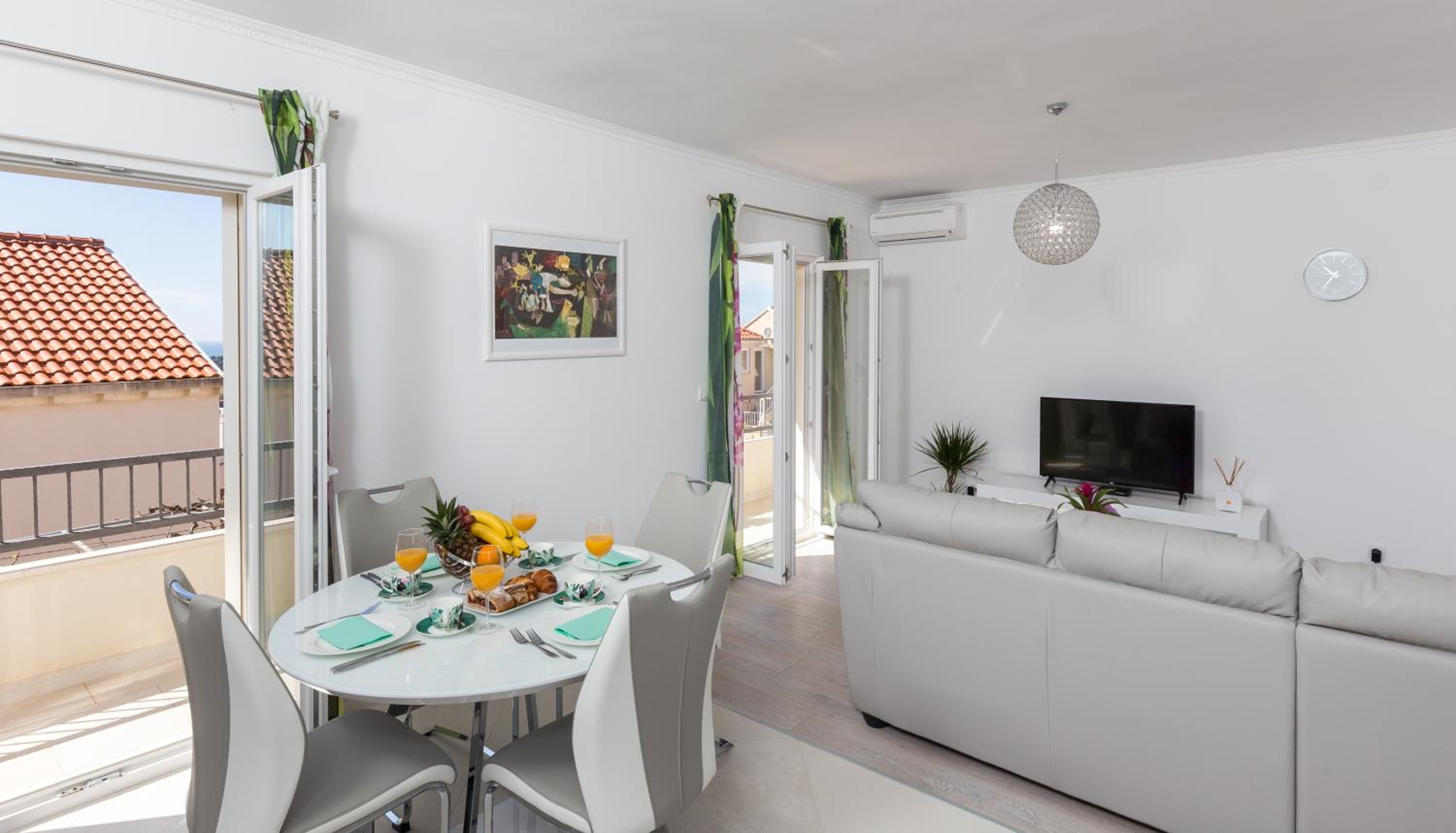 Three-Bedroom Apartment with Balcony and Partial Sea View