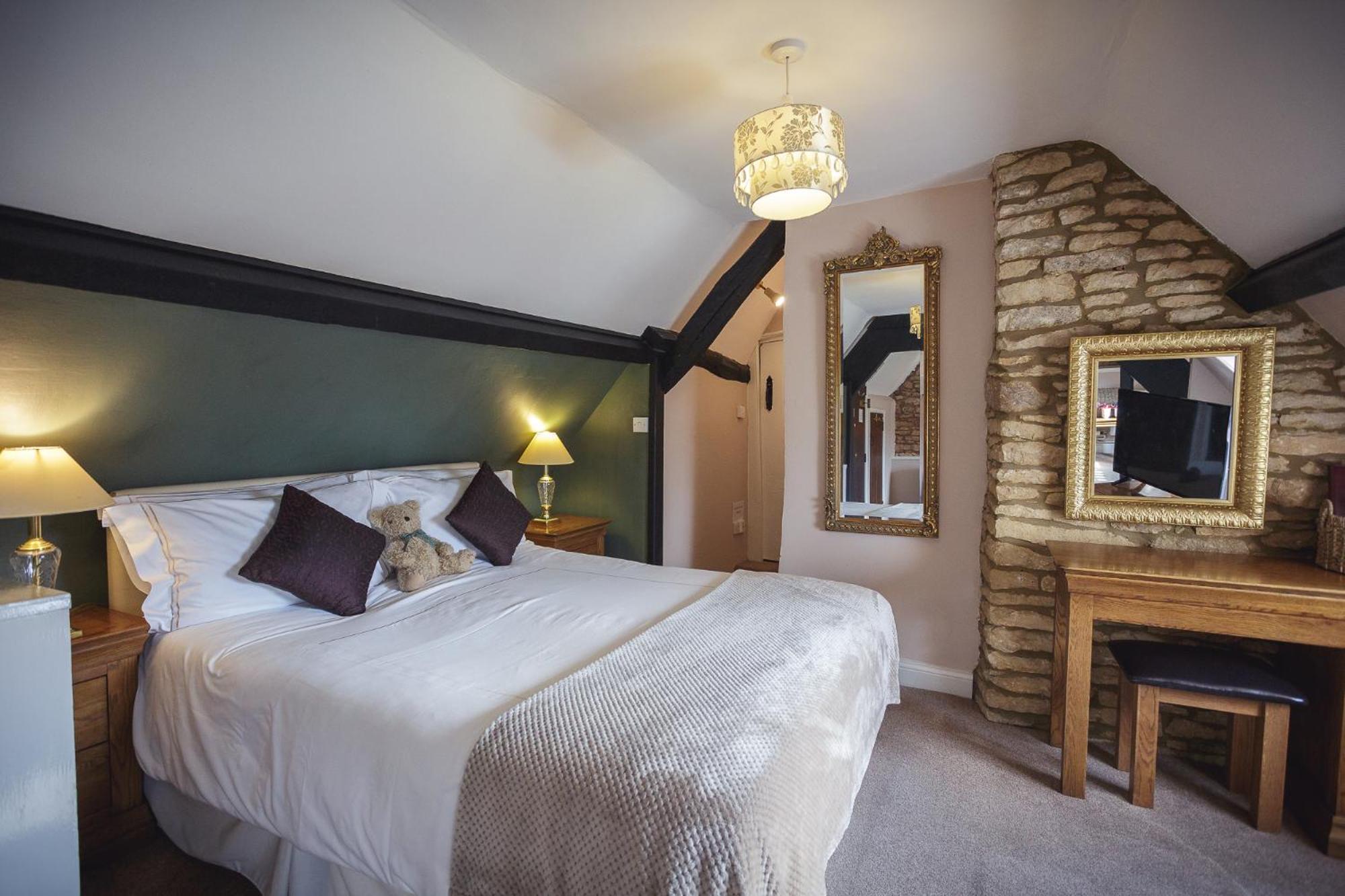 Superior Suite - Photo 5