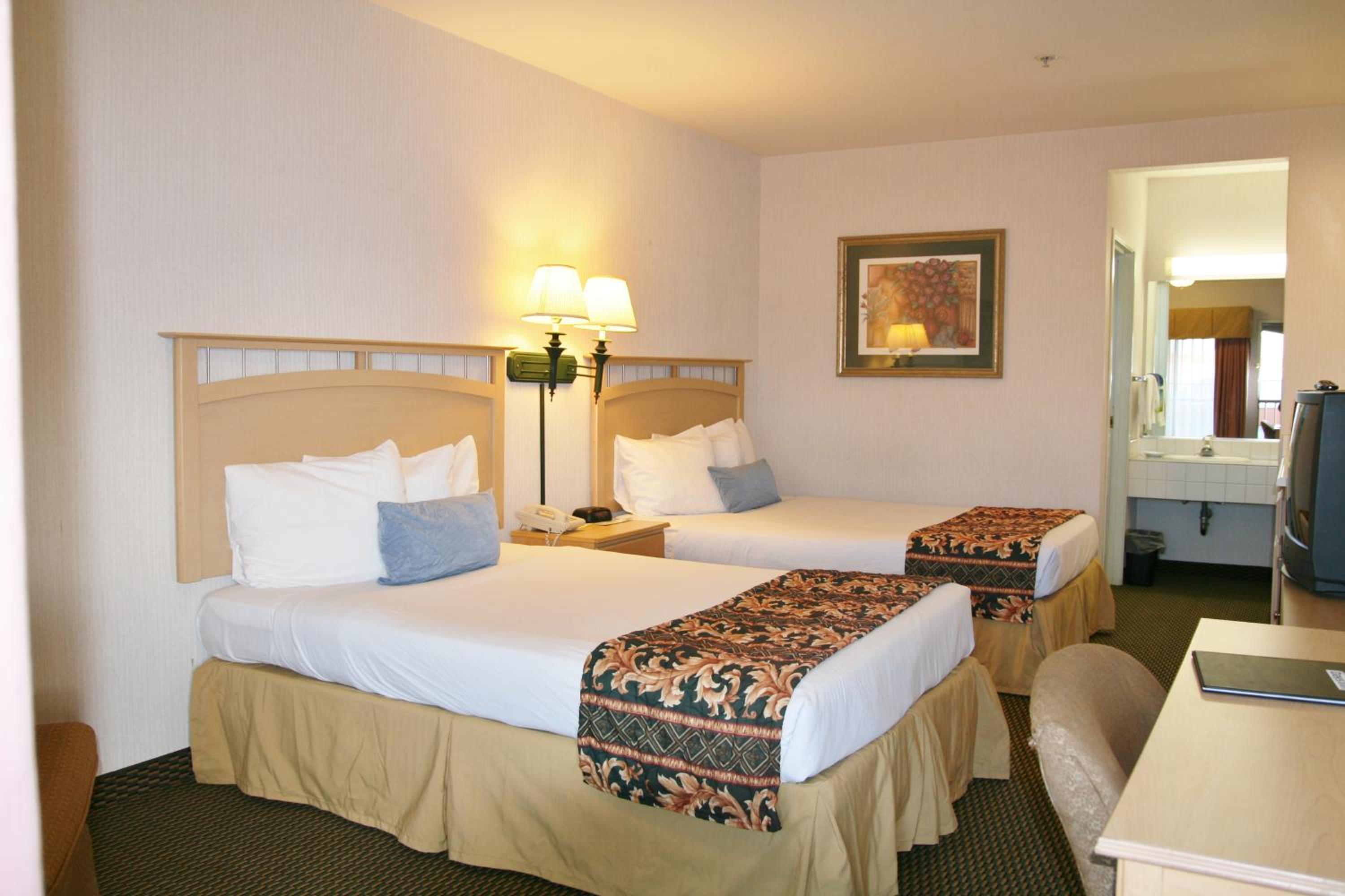 Double Room with Two Double Beds - Non-Smoking - Photo 6