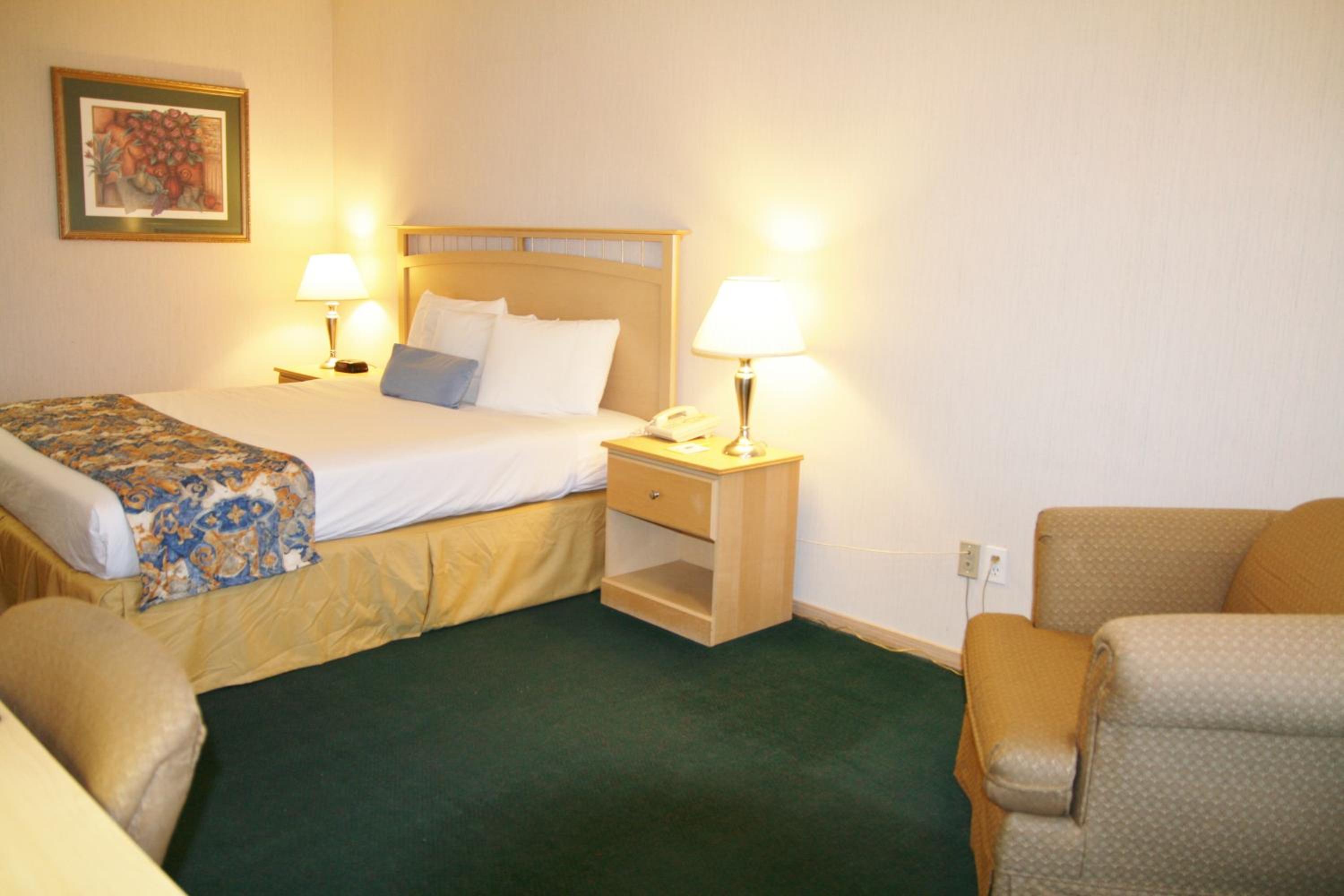 Queen Room - Photo 2