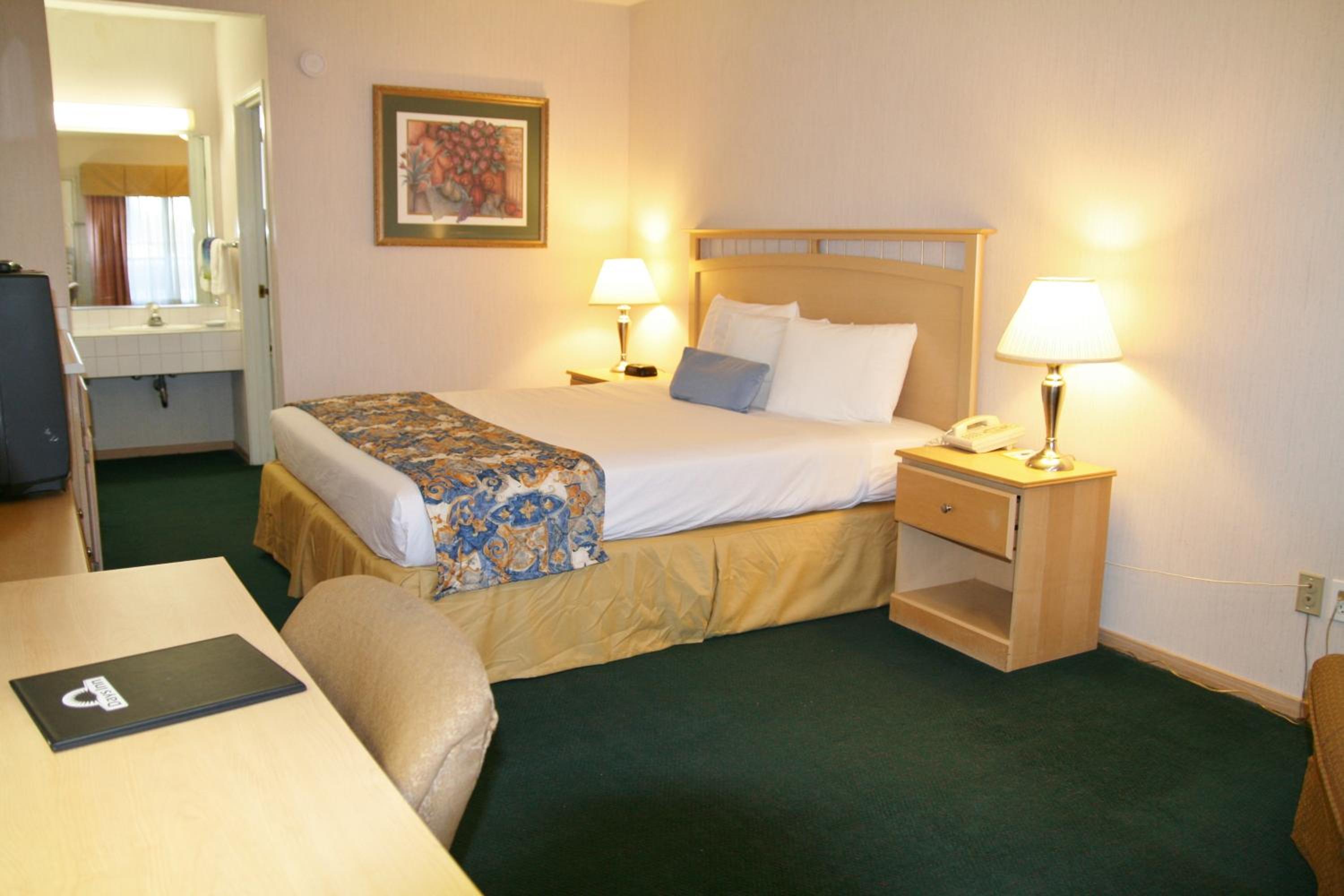 Queen Room - Photo 1