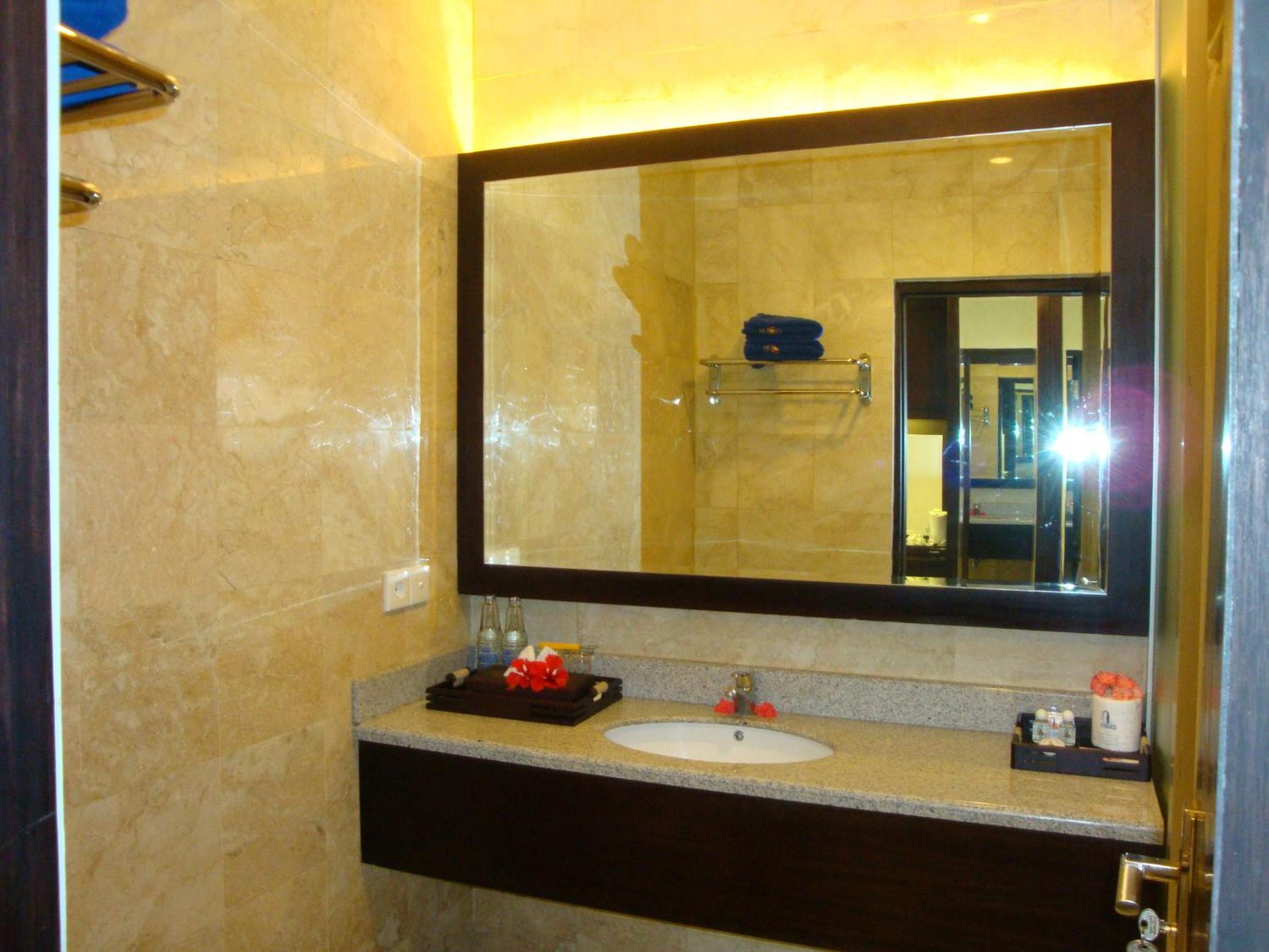 Super Deluxe Double or Twin Room - Photo 10