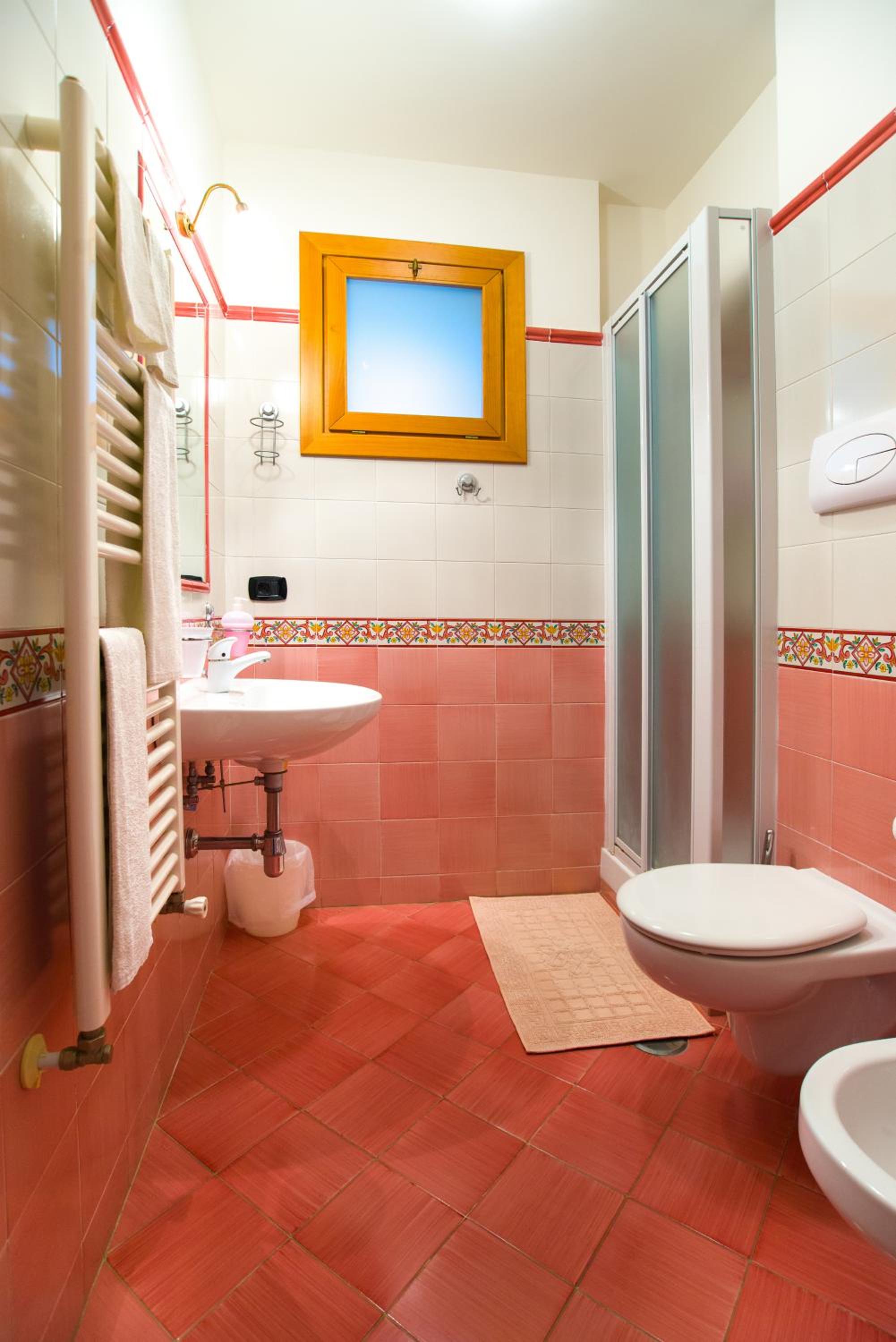 Double Room with Sea View - Photo 2