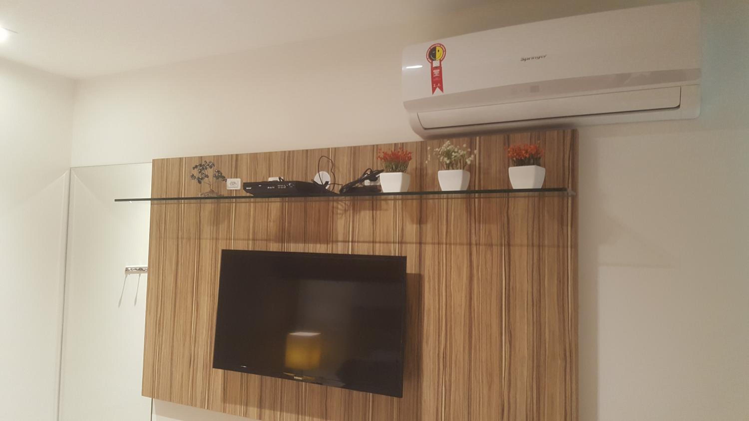 Apartment with Mountain View - Photo 11