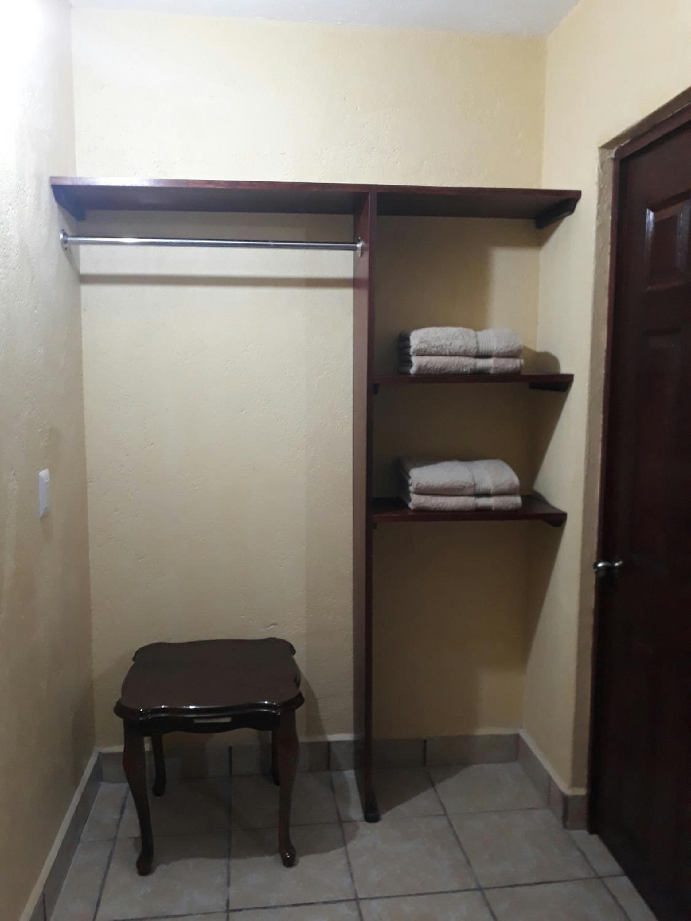Economy Double Room - Photo 6