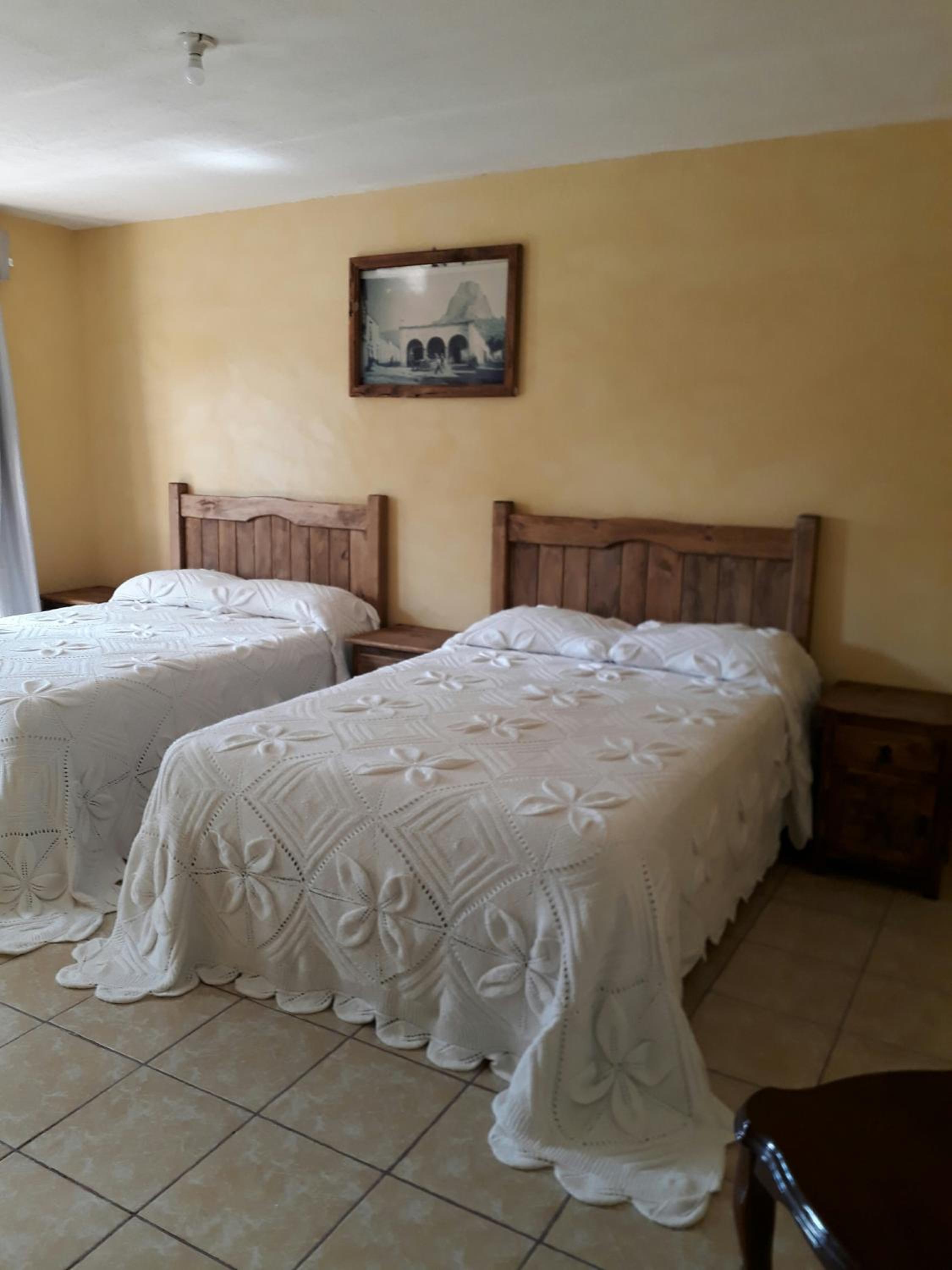 Economy Double Room - Photo 8