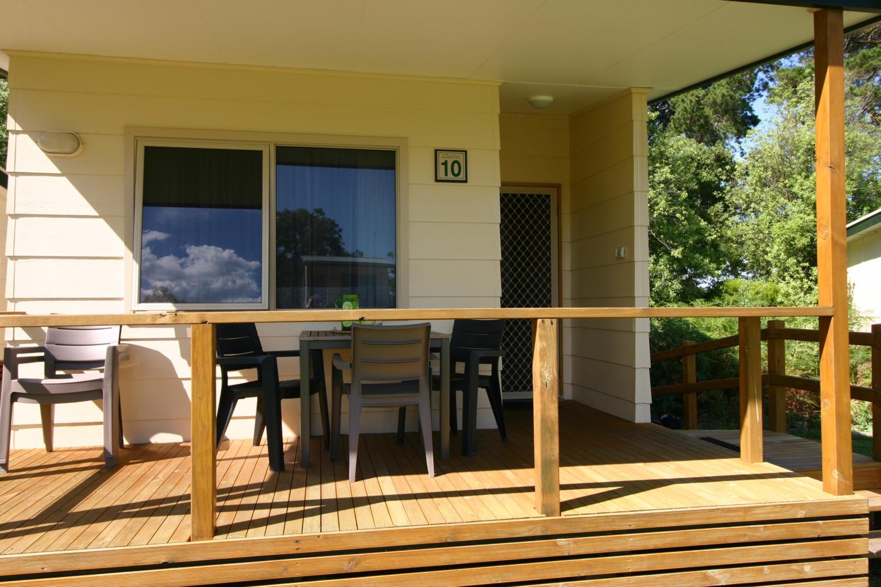 One-Bedroom Holiday Cabin - Photo 6