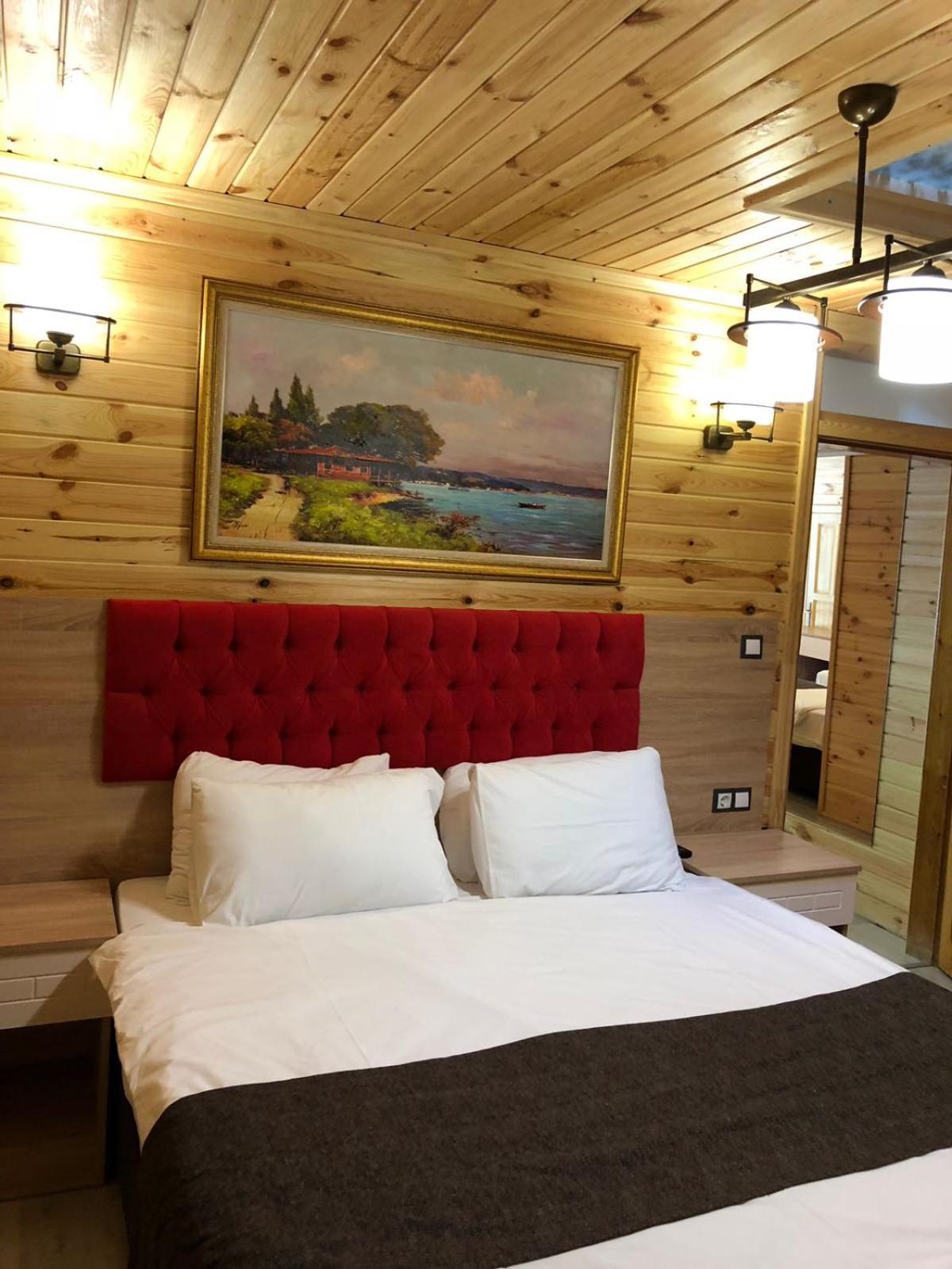 Two-Bedroom Bungalow with Lake View - Photo 16