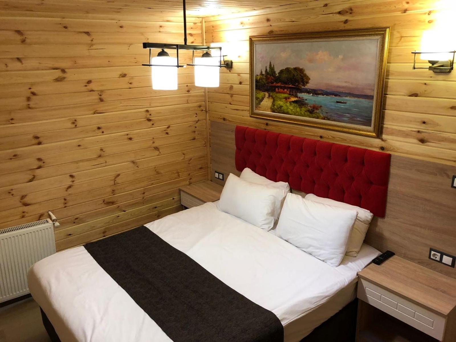 Two-Bedroom Bungalow with Lake View - Photo 5