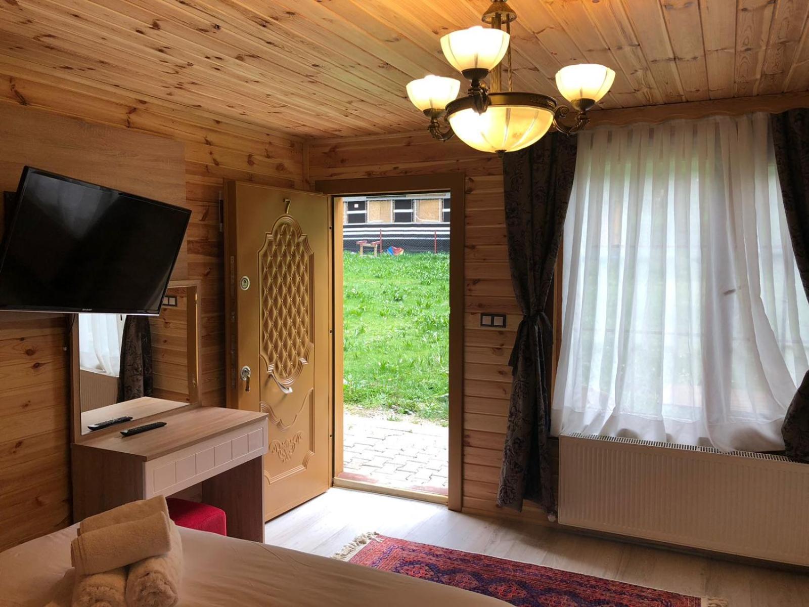 Double Room with Mountain View - Photo 2