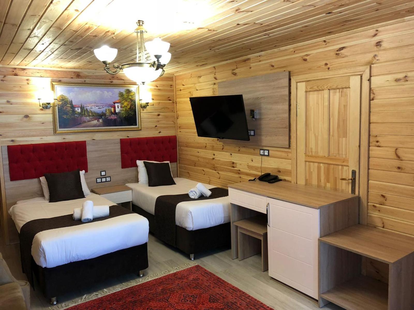 Two-Bedroom Bungalow with Lake View - Photo 18