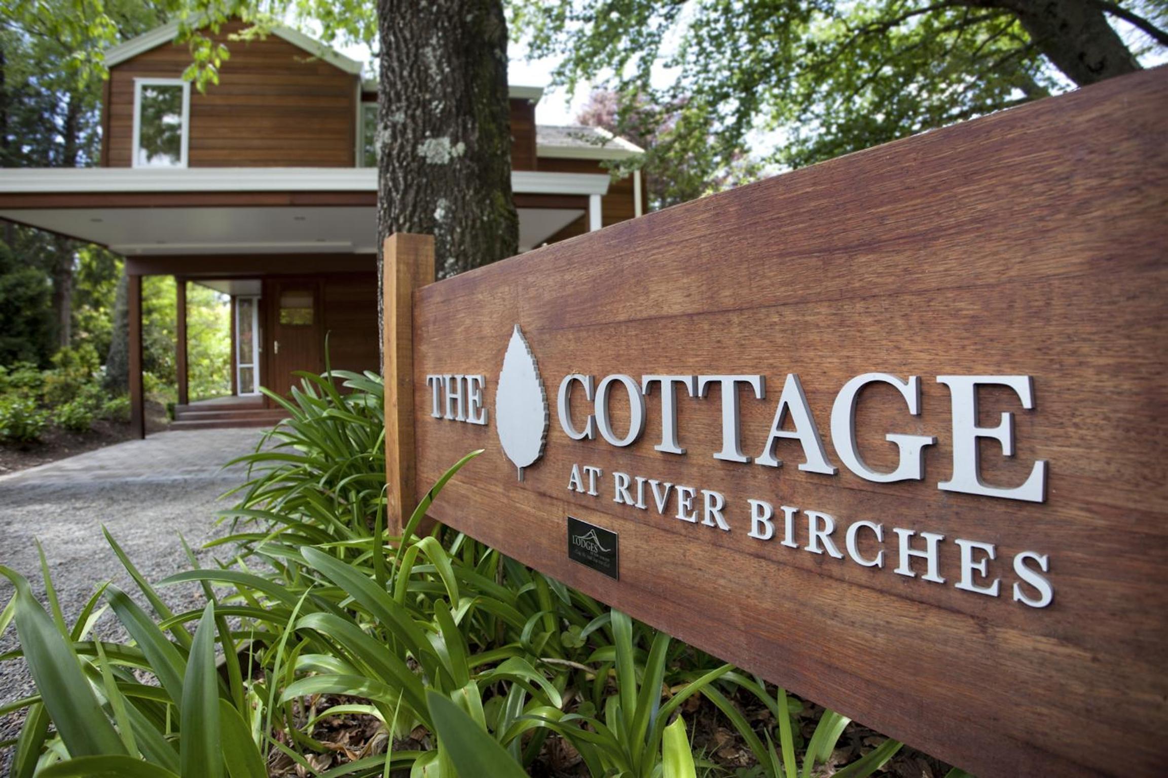 Three-Bedroom Cottage - Photo 10