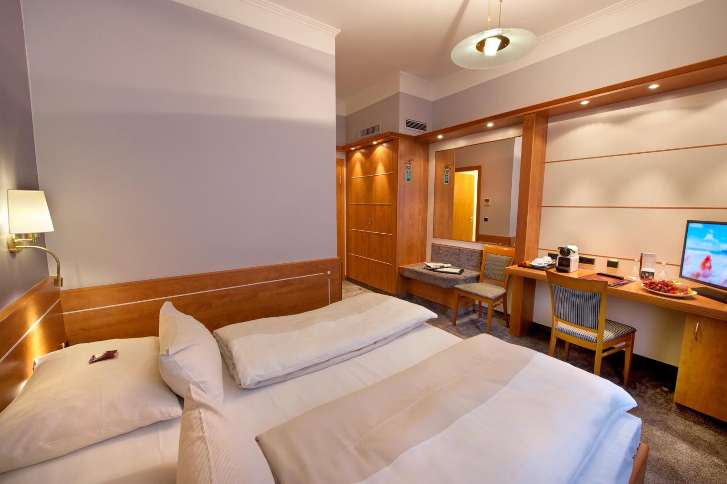 Small Double Room photo 2