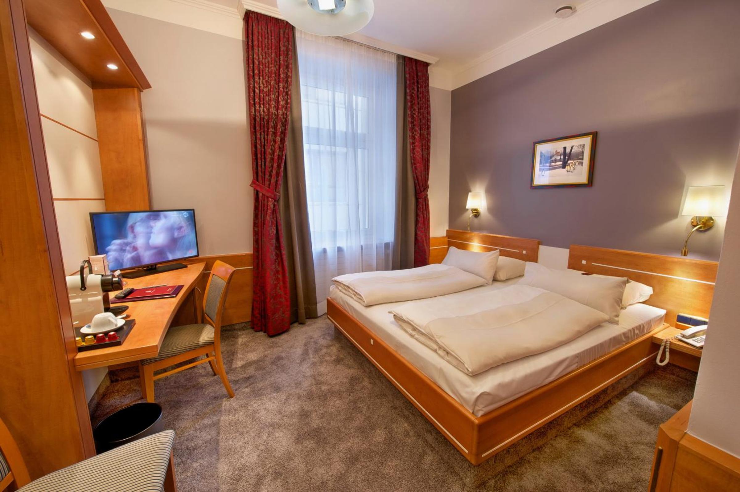 Small Double Room photo 3