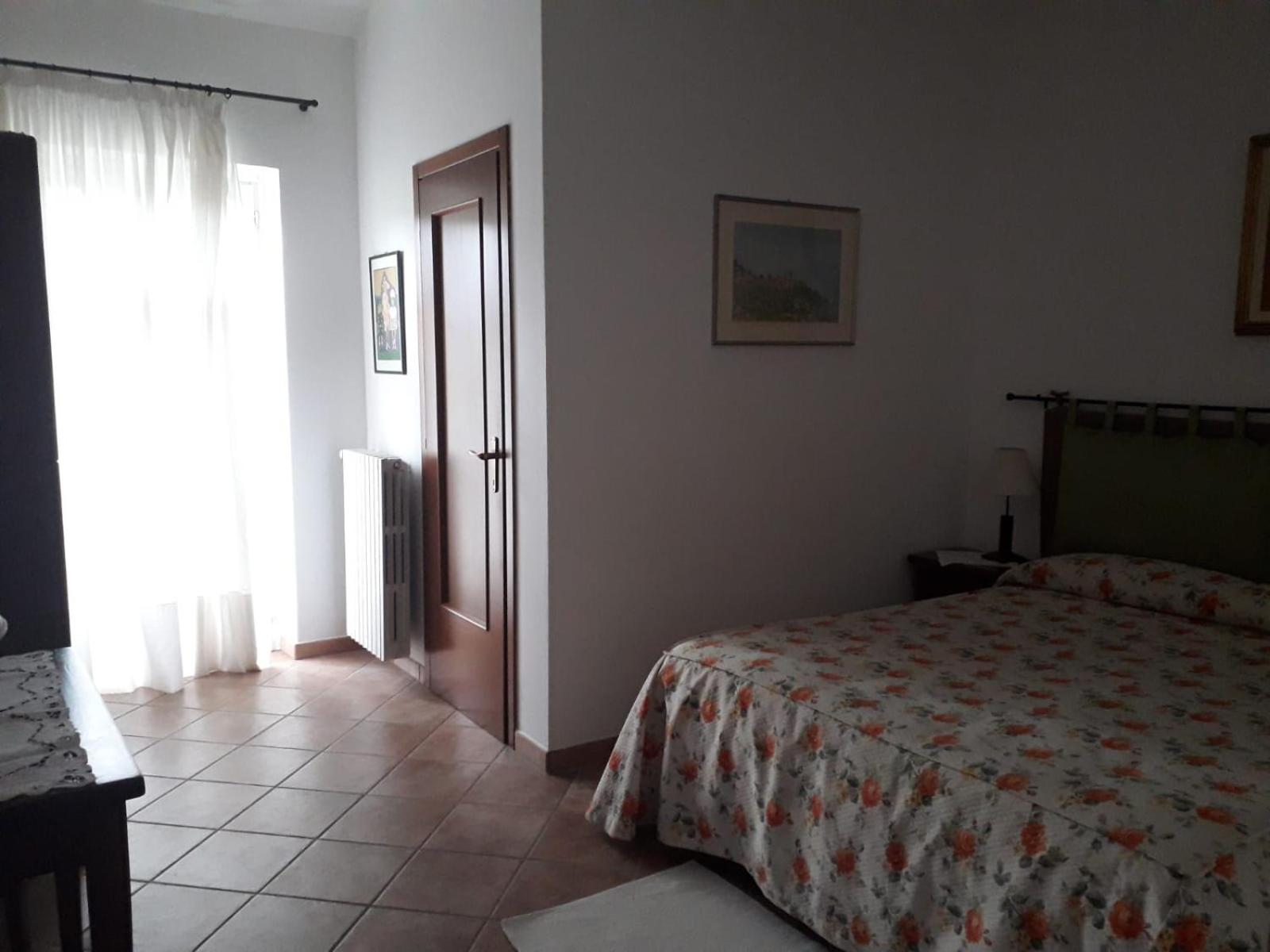 Double Room - Photo 5