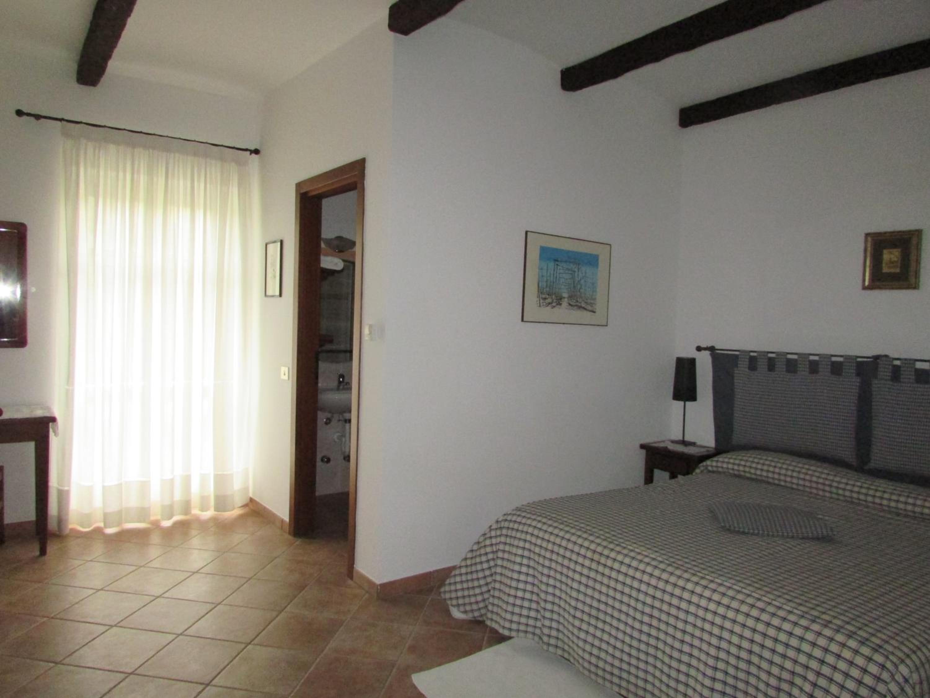 Double Room - Photo 7