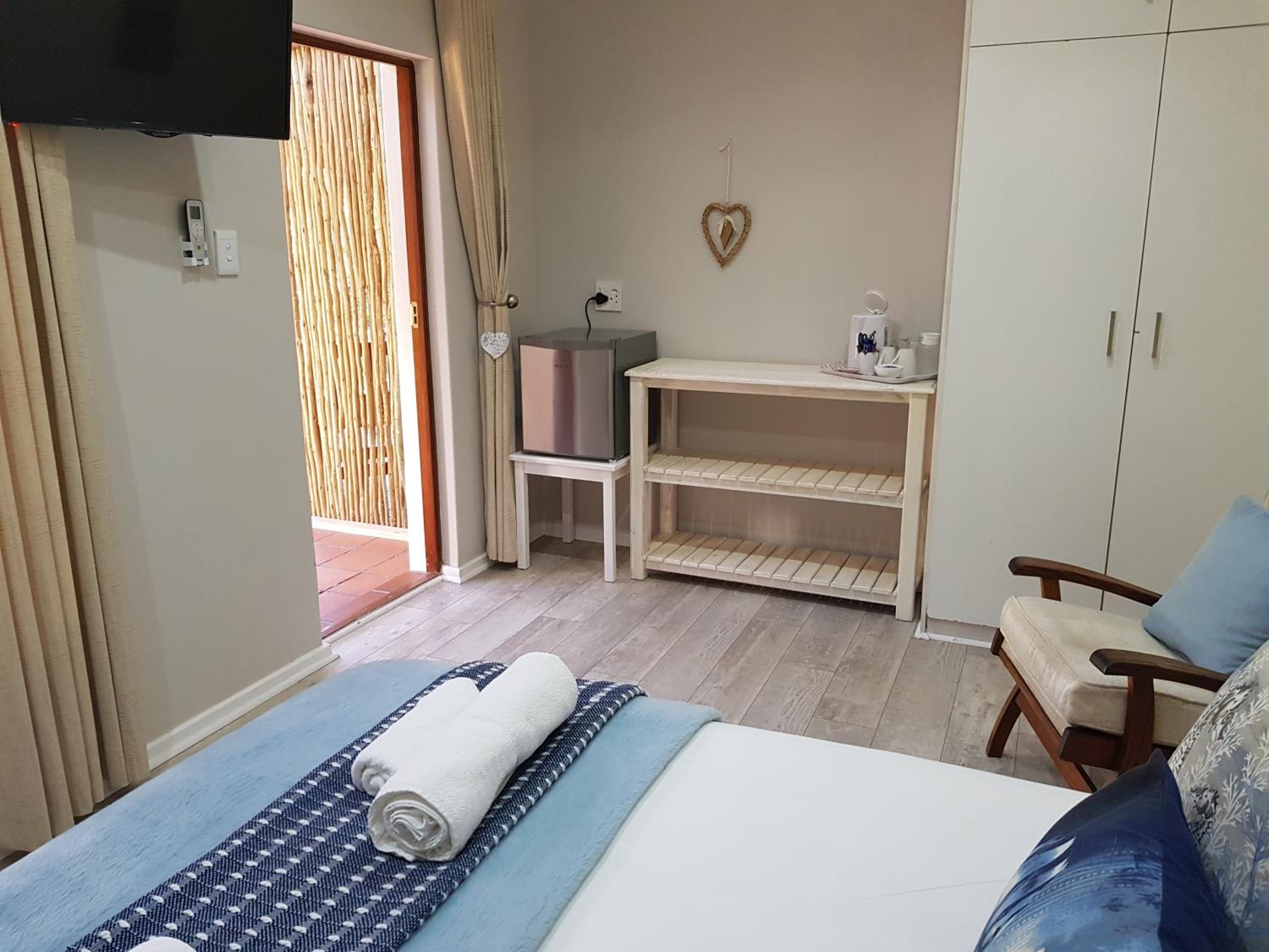 Deluxe Double Room with Shower photo 3