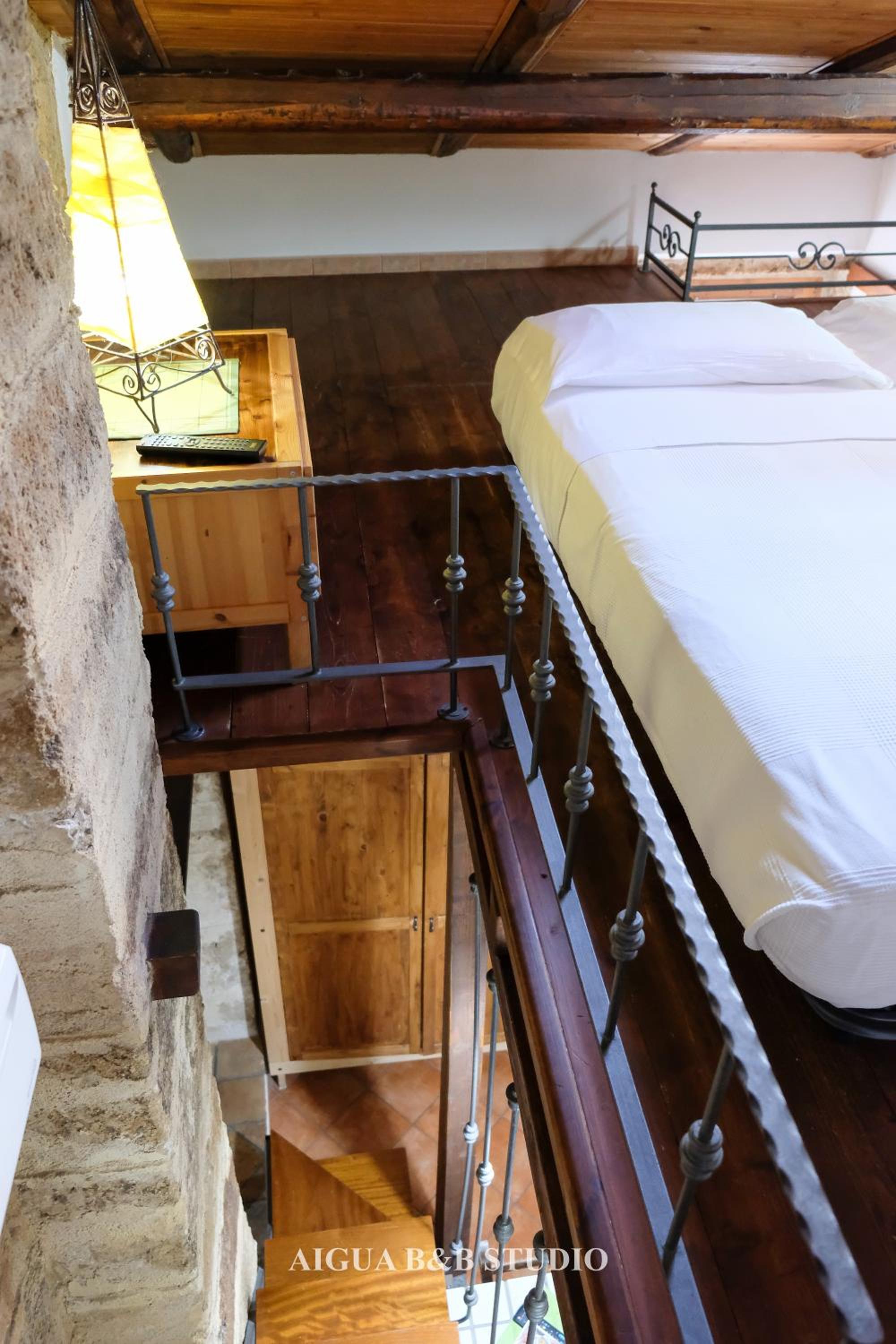 Double Room - Photo 14