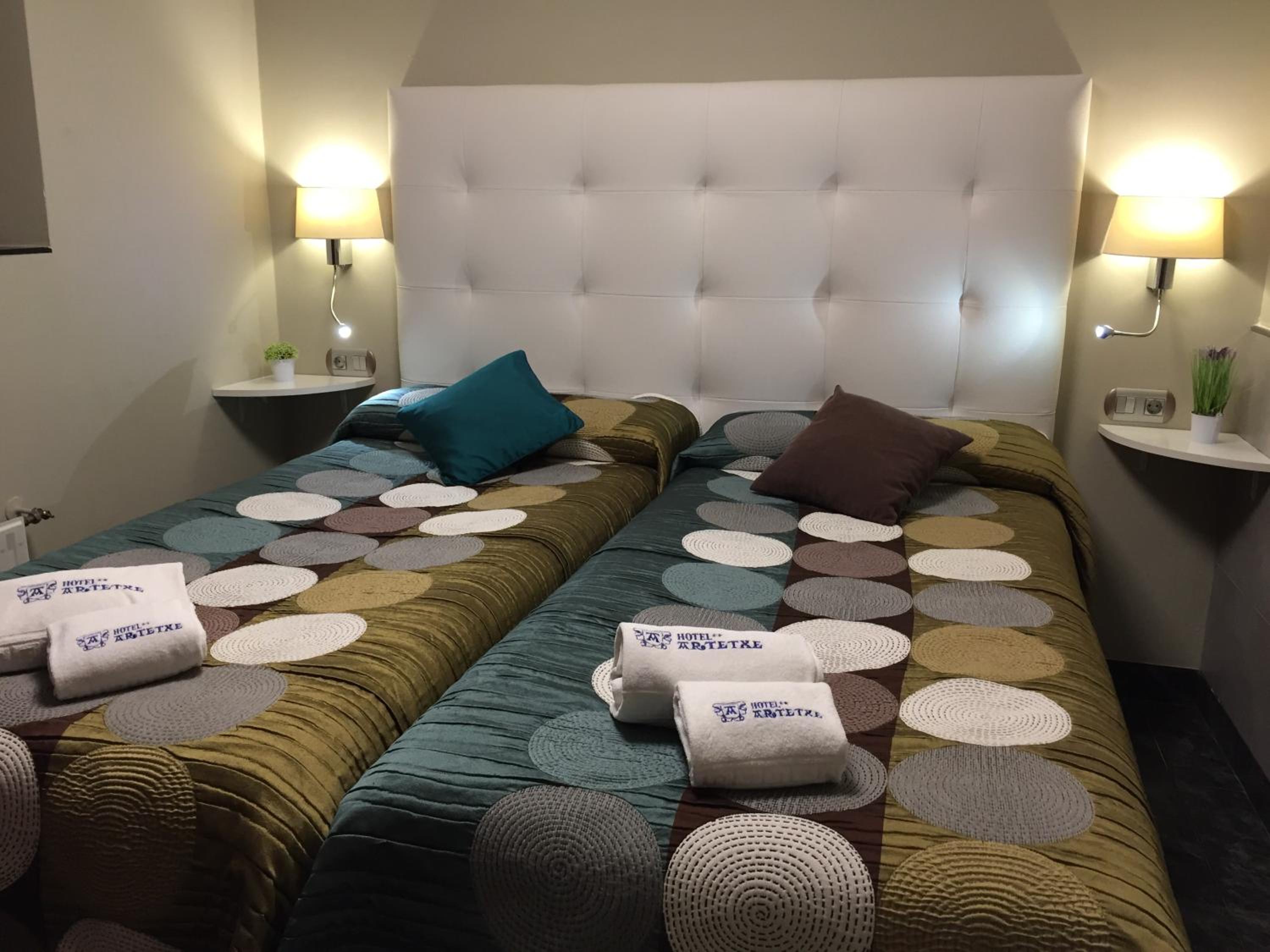 Two-Bedroom Apartment - Photo 4