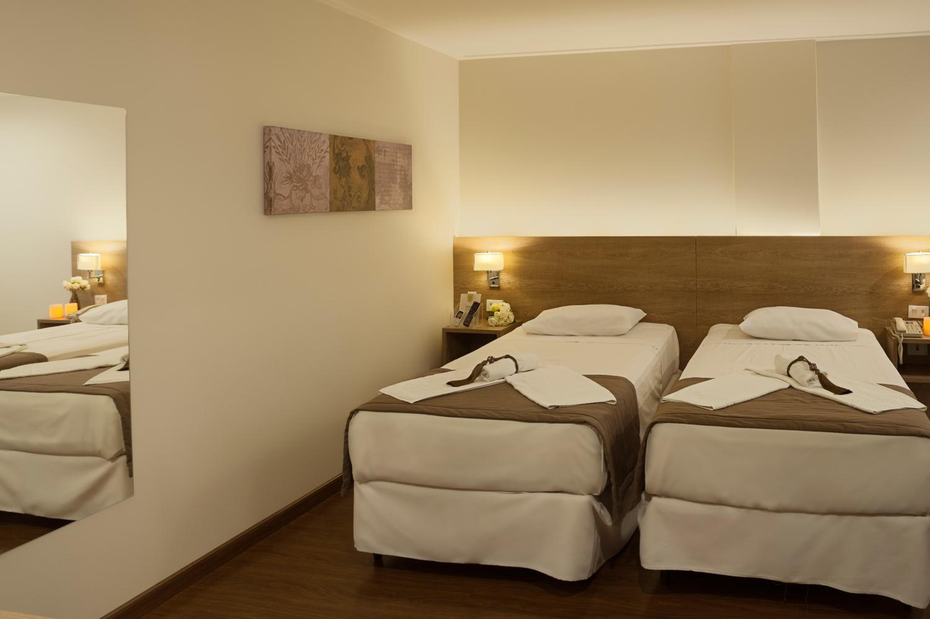 Twin Room - Disability Access photo 1