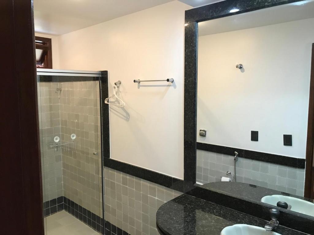 Deluxe King Suite - Photo 8