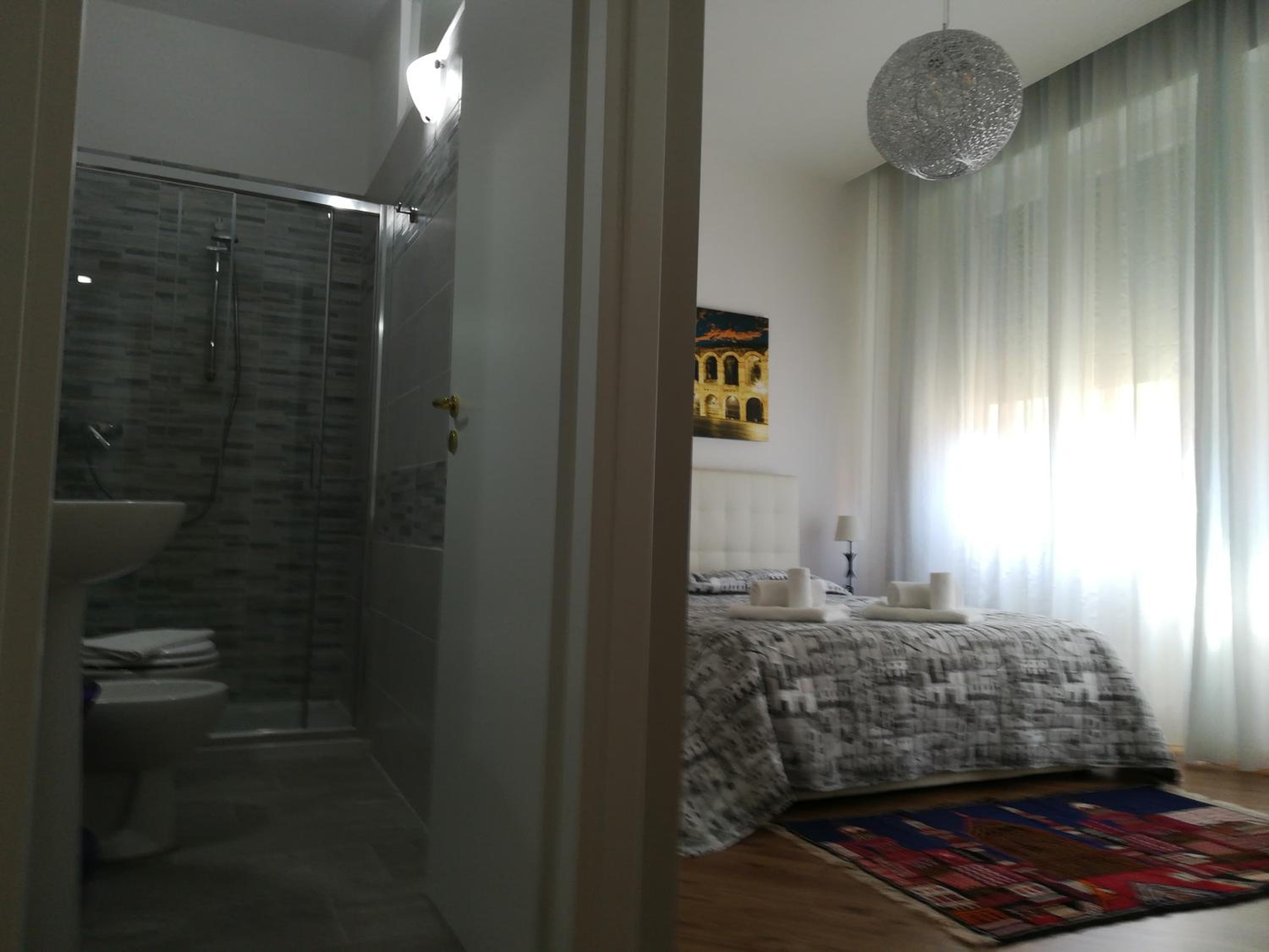 Deluxe Double Room with Private Bathroom - Photo 28