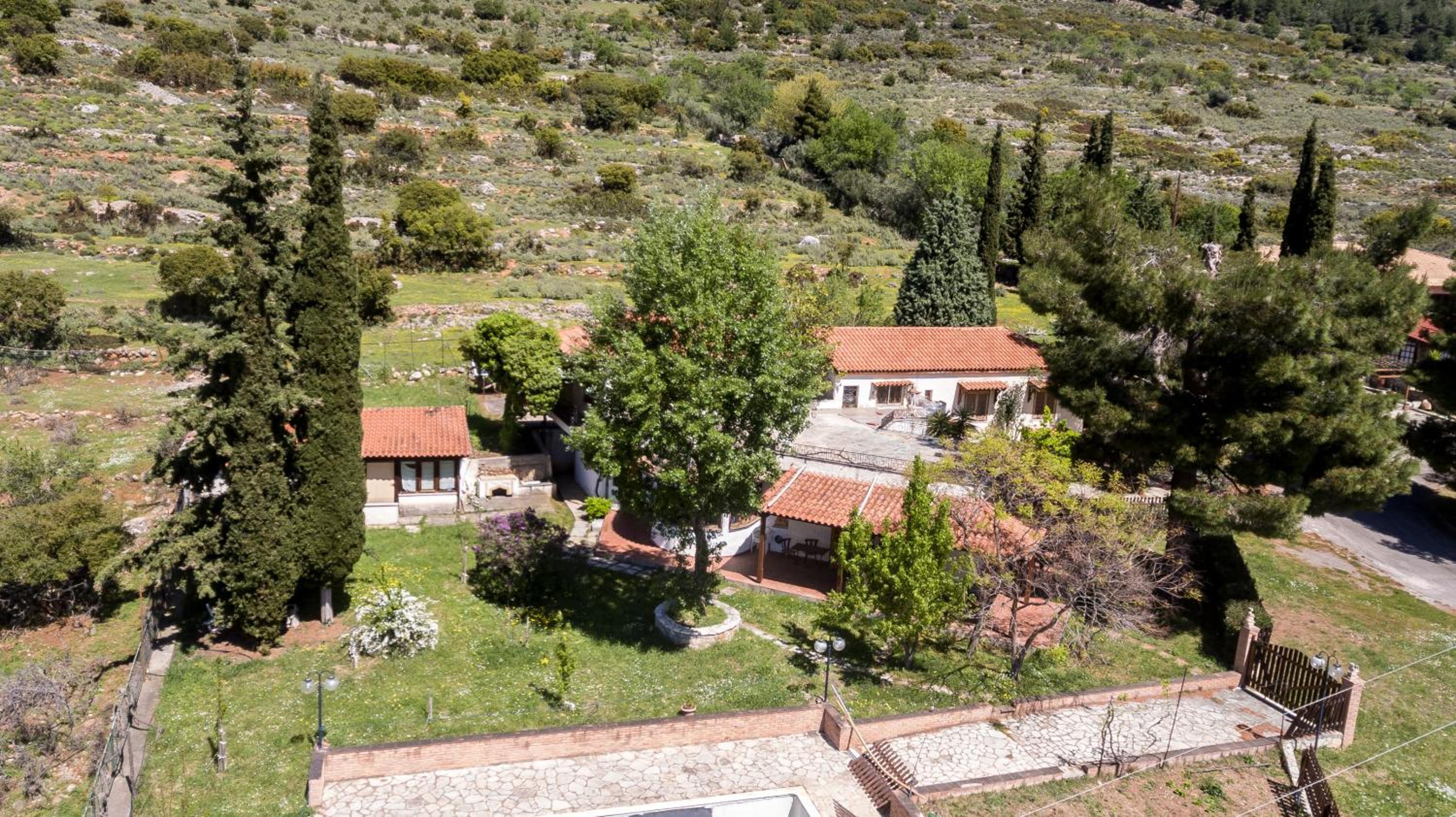 Villa - Photo 2