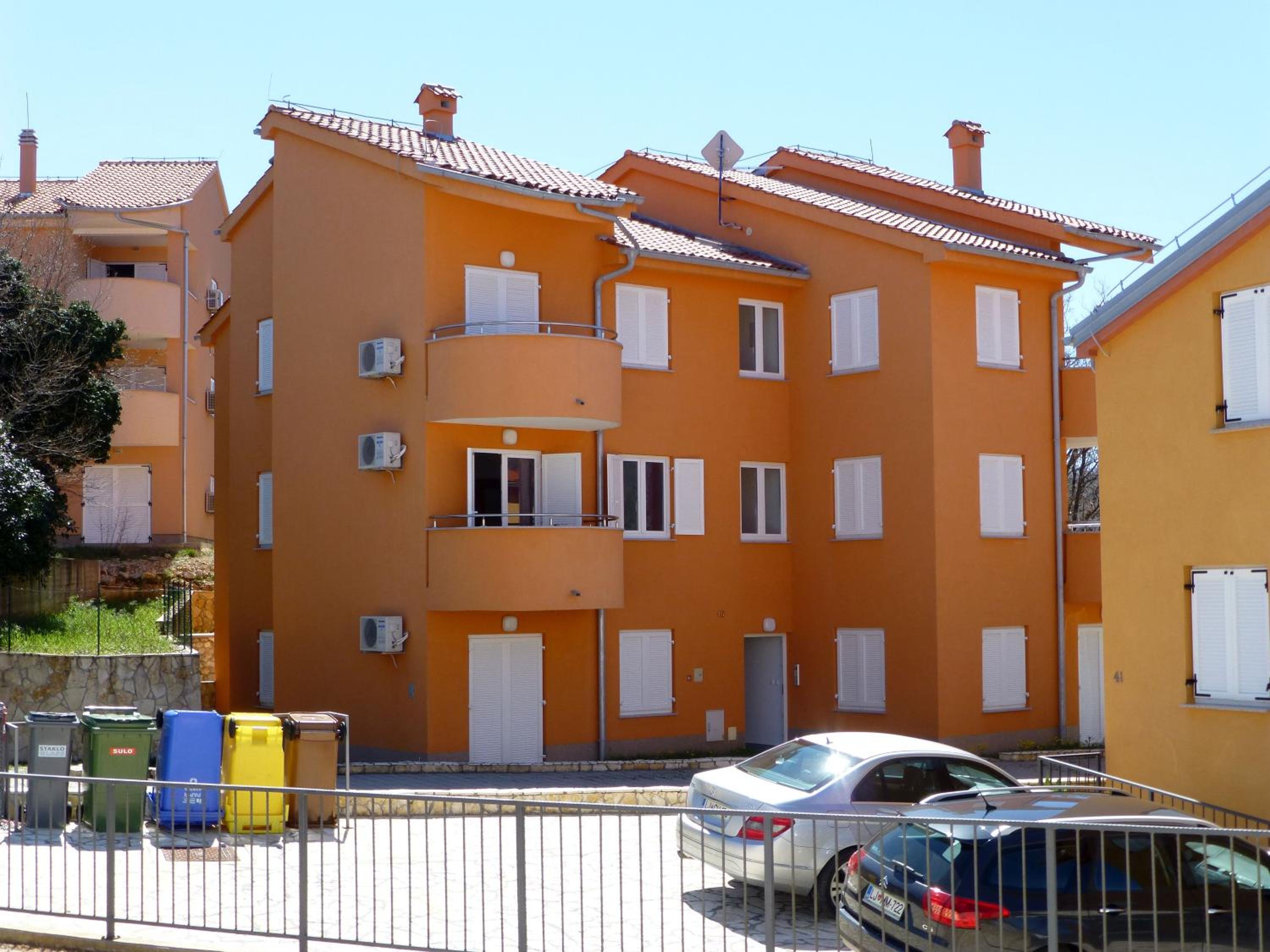 Apartment with Balcony photo 2