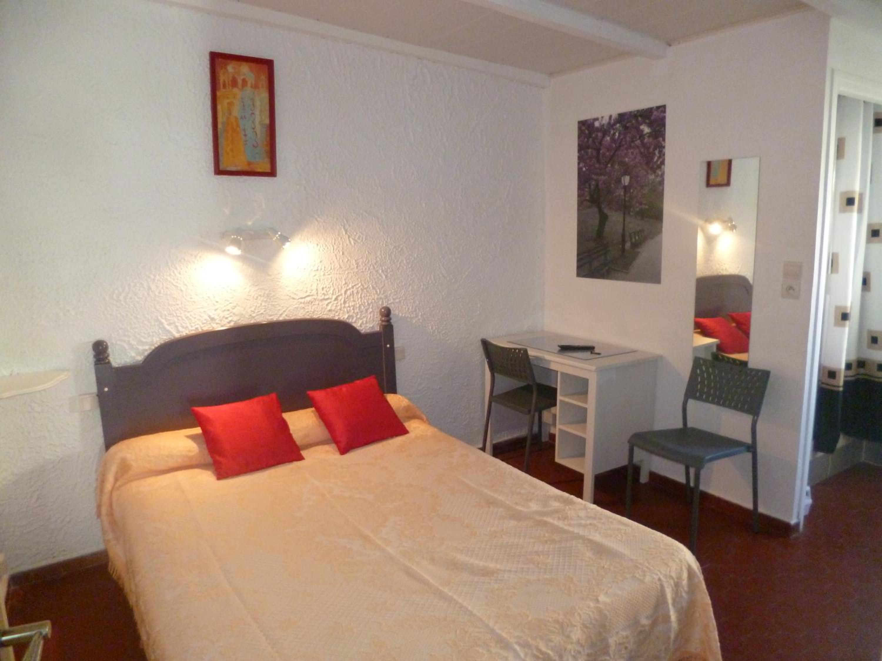 Double Room with Shared Toilet photo 1