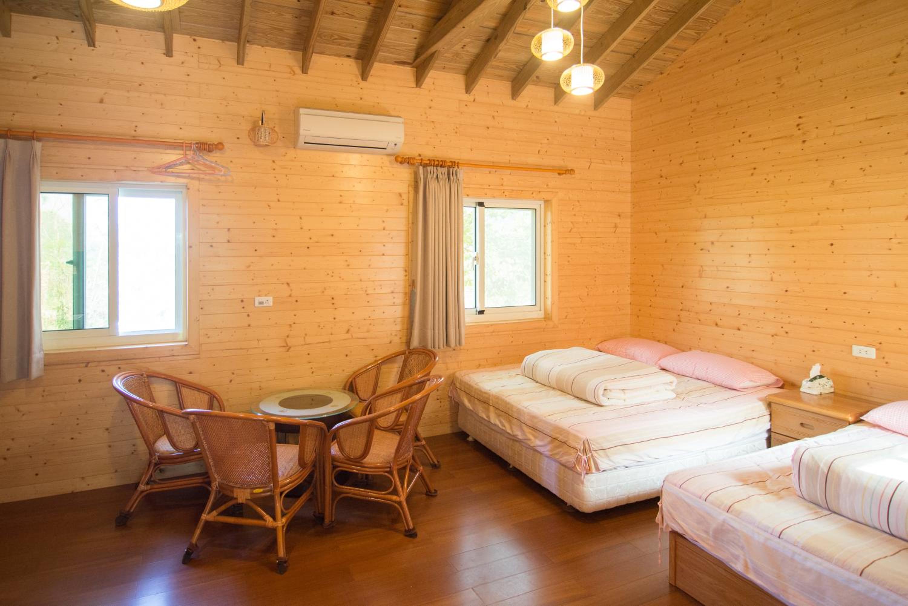 Superior Bungalow photo 2