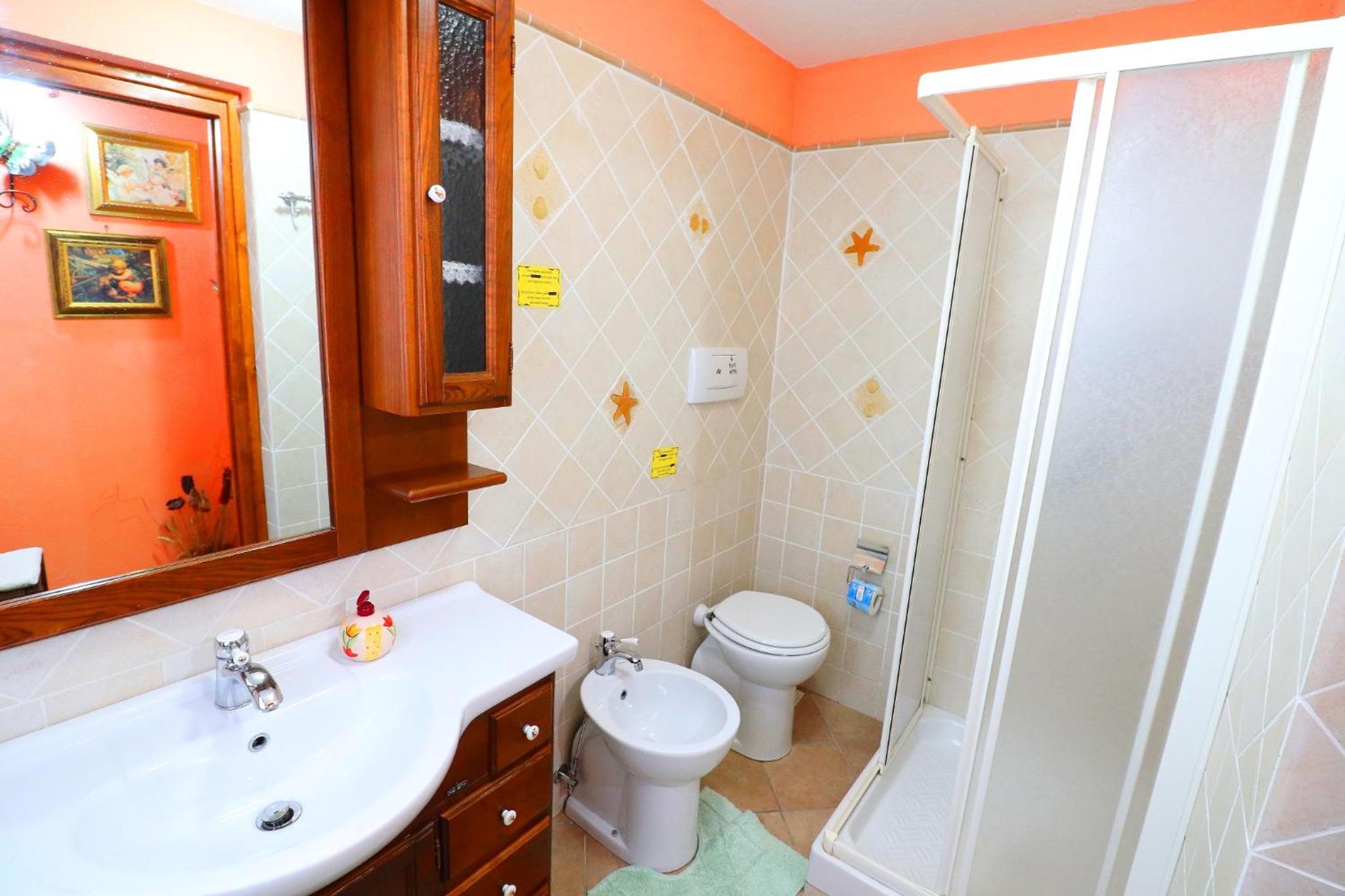 Family Room with Private Bathroom photo 2