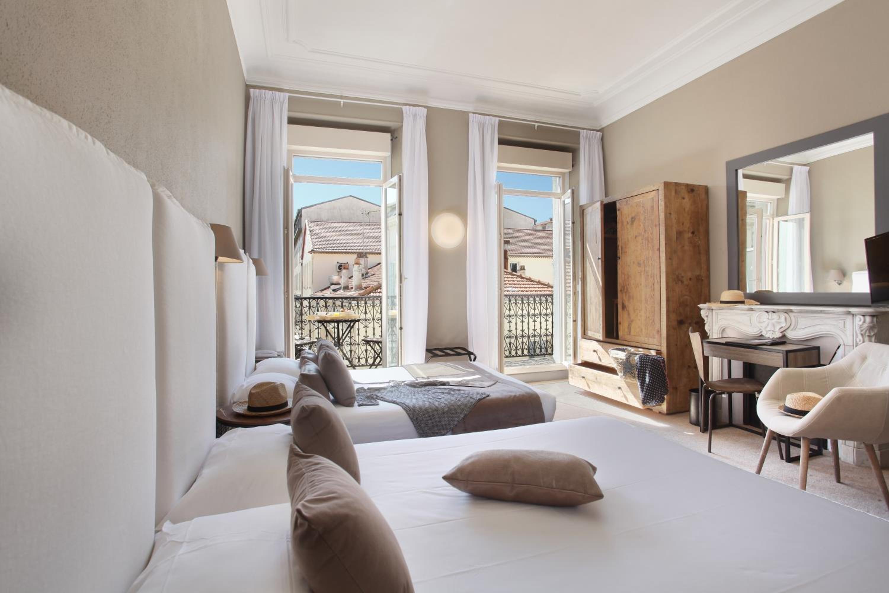 Quadruple Room with Balcony, photo 7