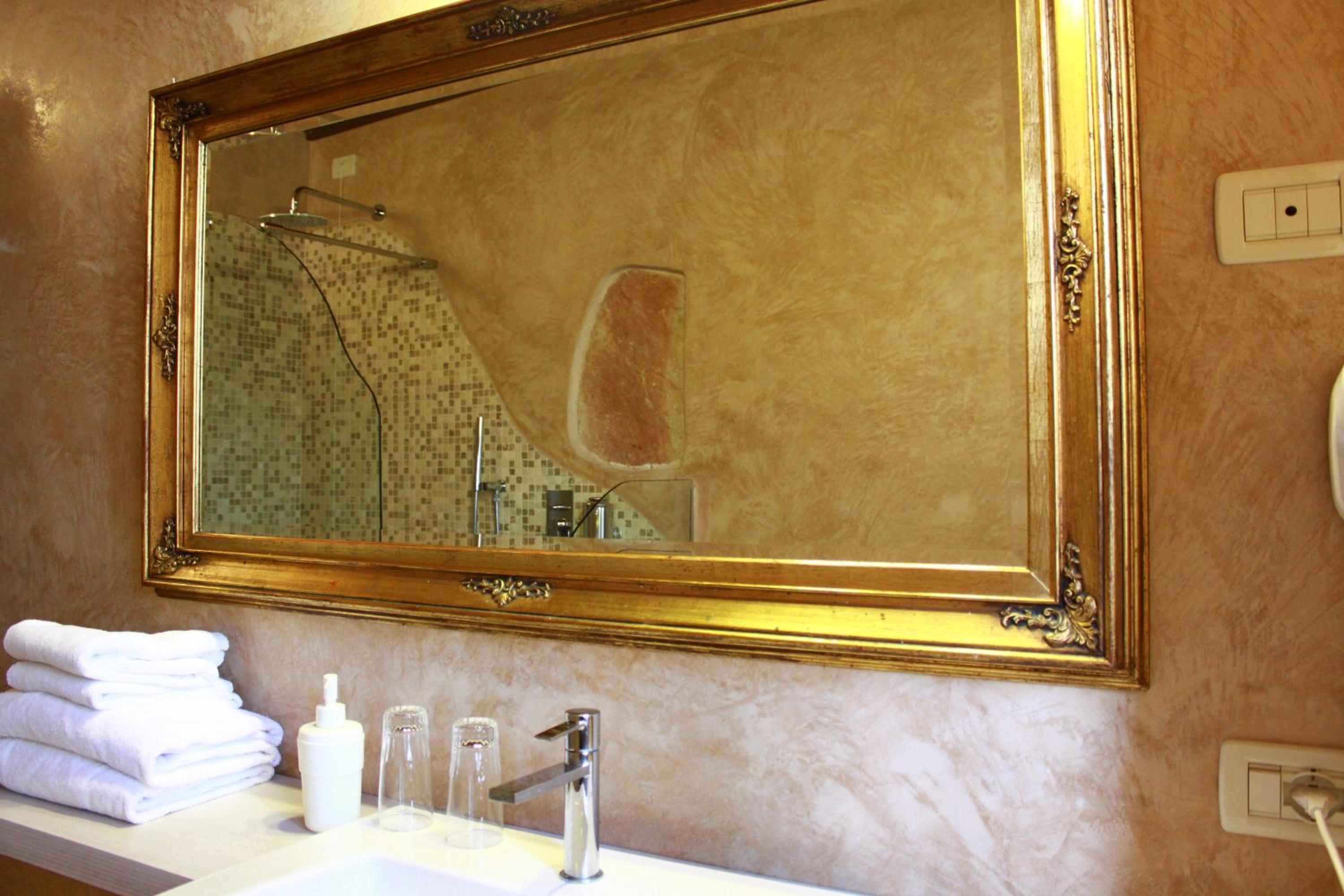 Superior Double Room - Photo 11