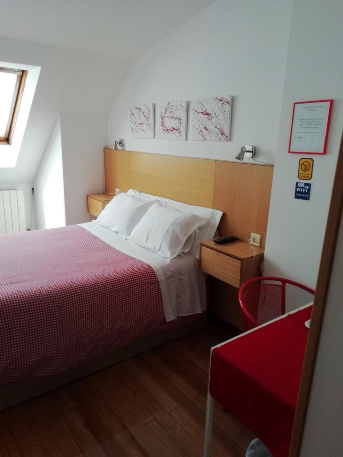 Double Room with Private Bathroom - Photo 1