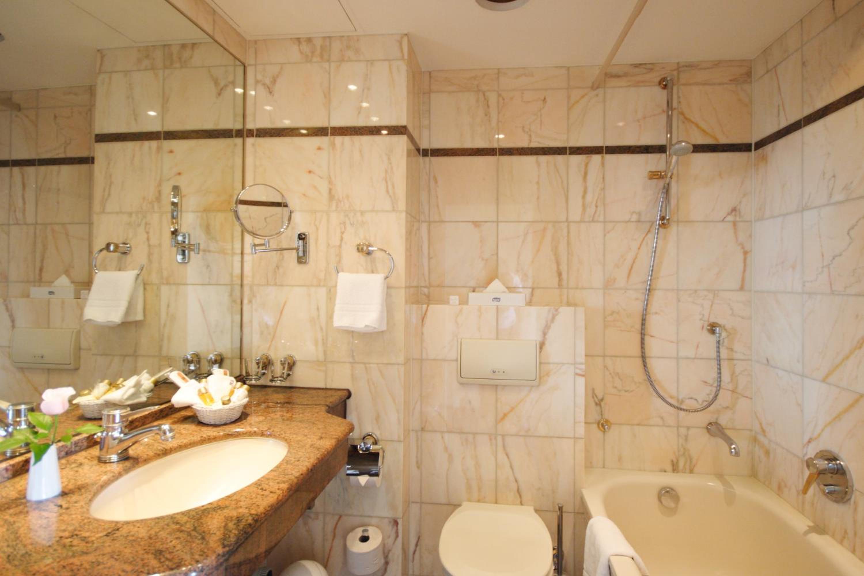 Standard Double Room with Lake View photo 2