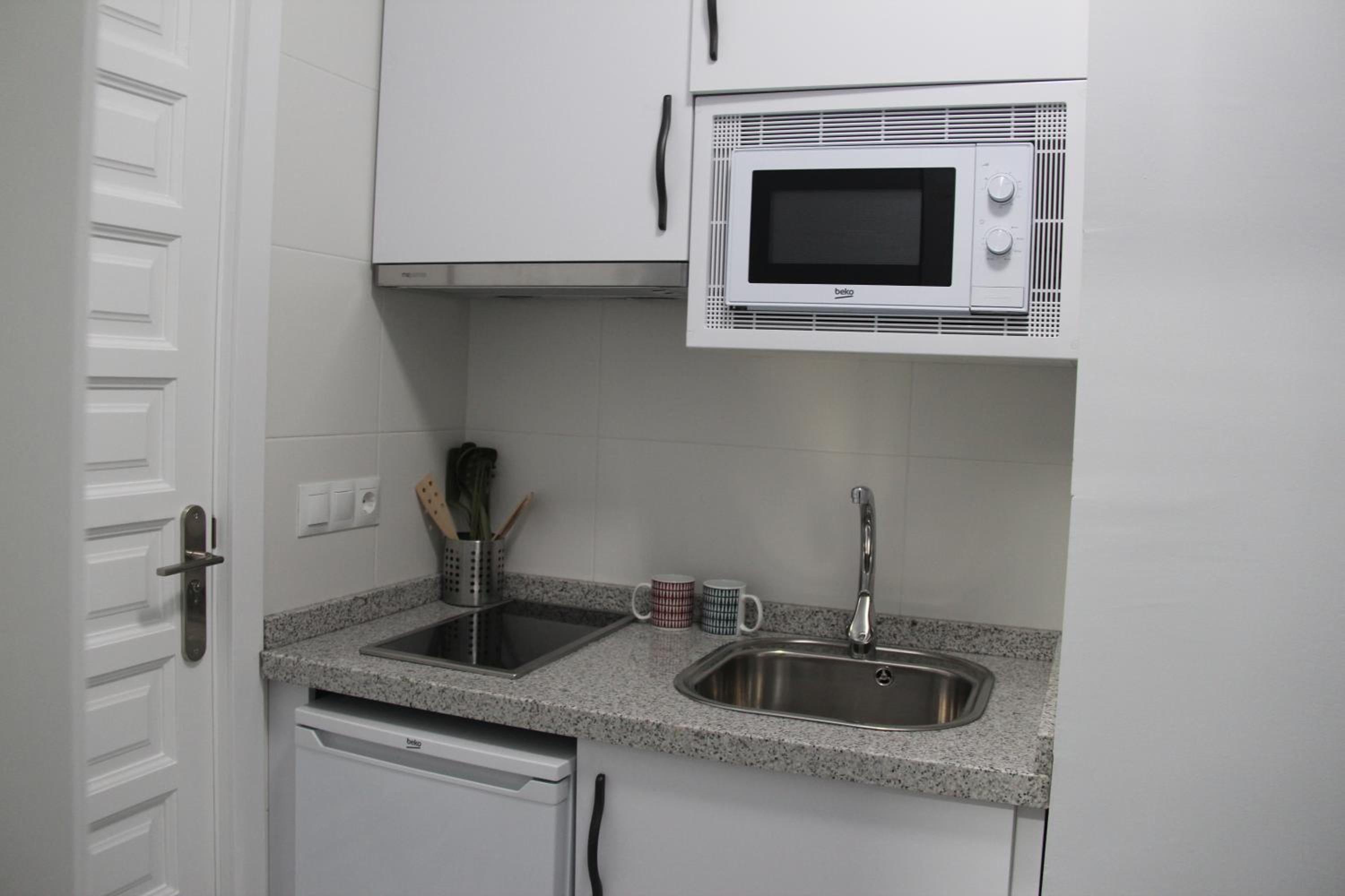 Studio Apartment with Sea View photo 3