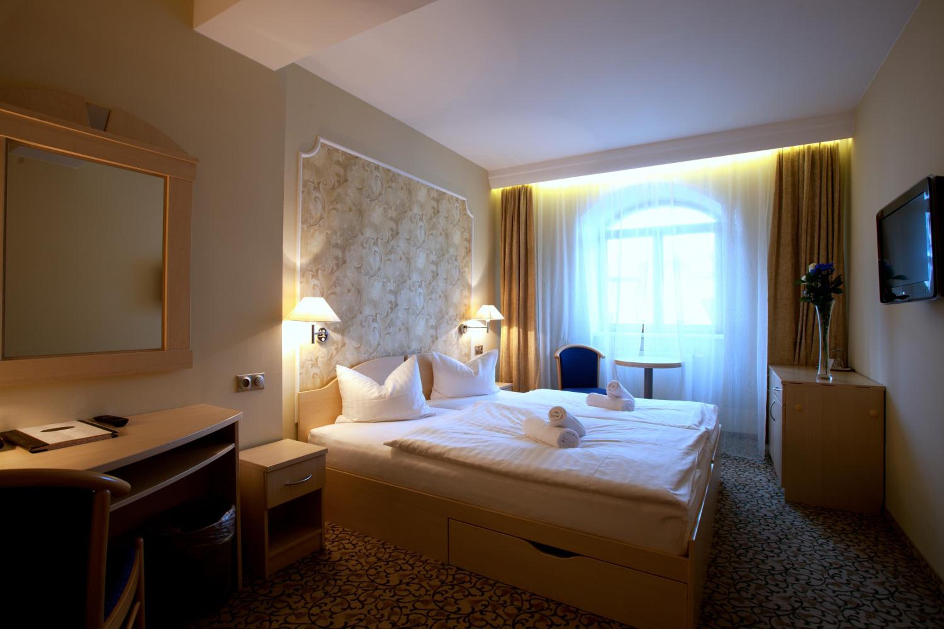 Double Room - Photo 5