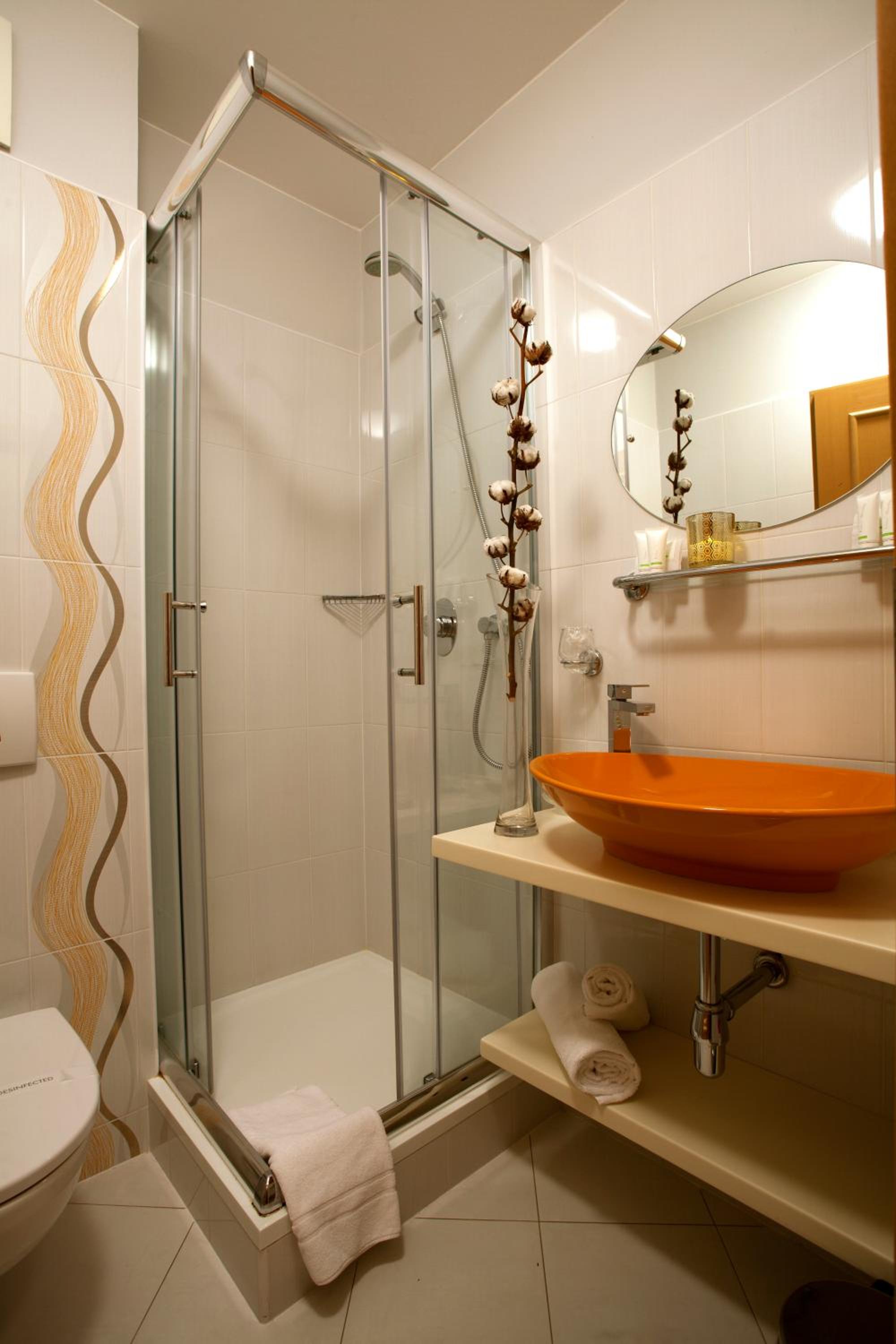 Double Room - Photo 6