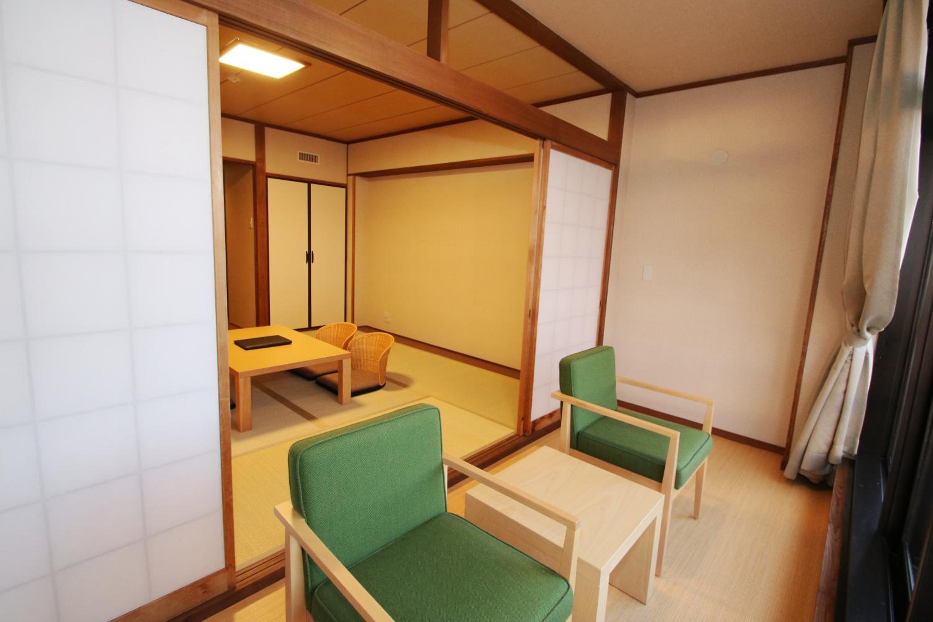 Japanese-Style Room with Garden View - Photo 4